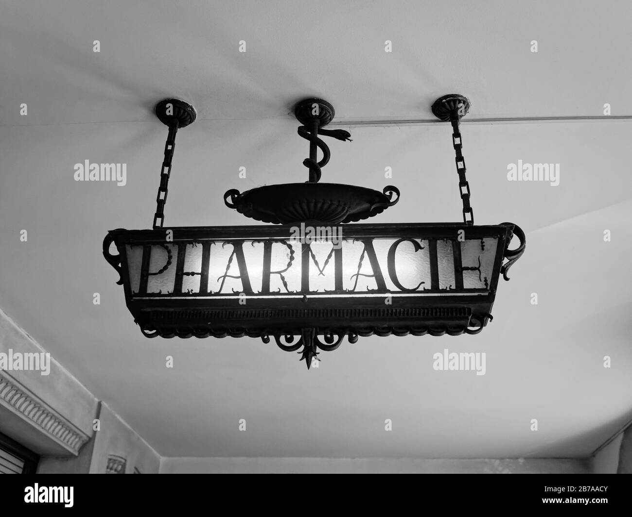 Old fashioned bulb Black and White Stock Photos & Images Alamy