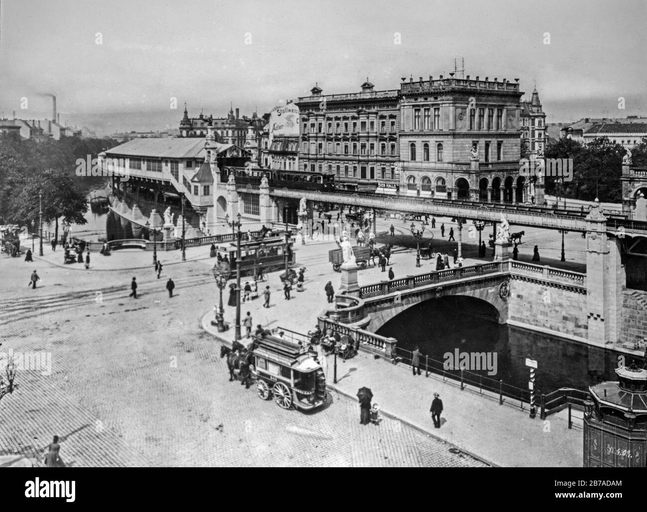 Elevated railway at Halle Gate, about 1920, Berlin, Germany Stock Photo