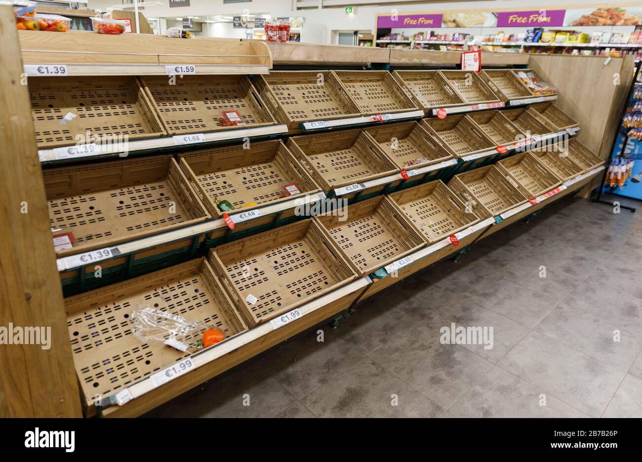 Supermarket supply chain hires stock photography and images Alamy