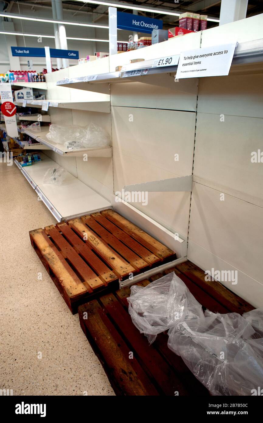 Tesco Supermarket, Hove, U.K., March 2020. Panic buying due to fears of coronavirus has emptied shelves of products such as pasta and toilet rolls. Stock Photo