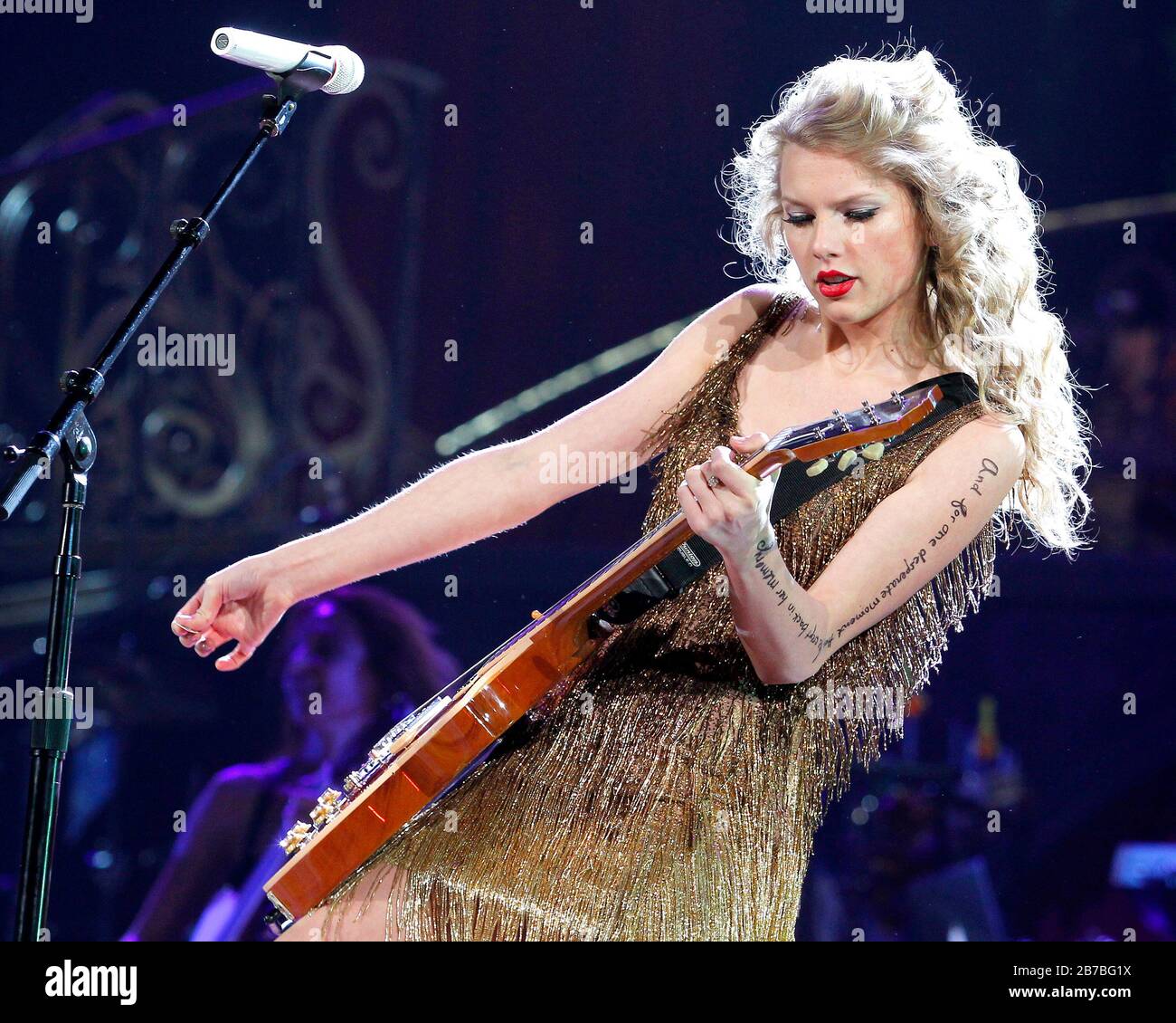 Taylor Swift Speak Now World Tour Hi res Stock Photography And Images taylor-swift-speak-now-world-tour-hi-res-stock-photography-and-images