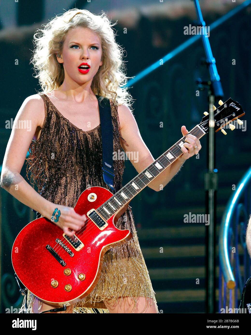 Taylor Swift kicks off her Speak Now World Tour 2011 at the BankAtlantic  Center in Fort Lauderdale, Florida. South Carolina band Need to Breathe and  F Stock Photo - Alamy