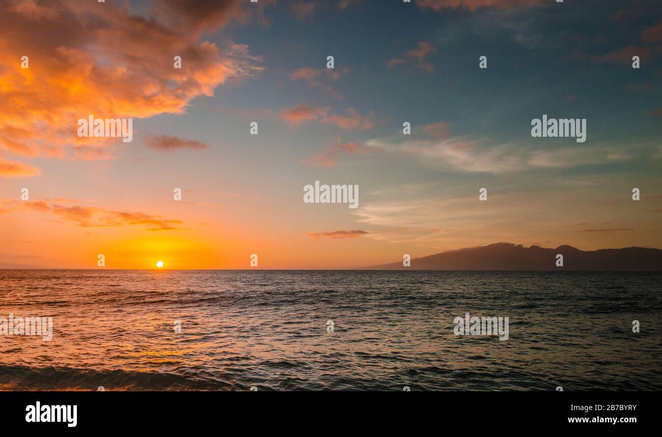 Sunset kaanapali maui hawaii hi-res stock photography and images - Alamy