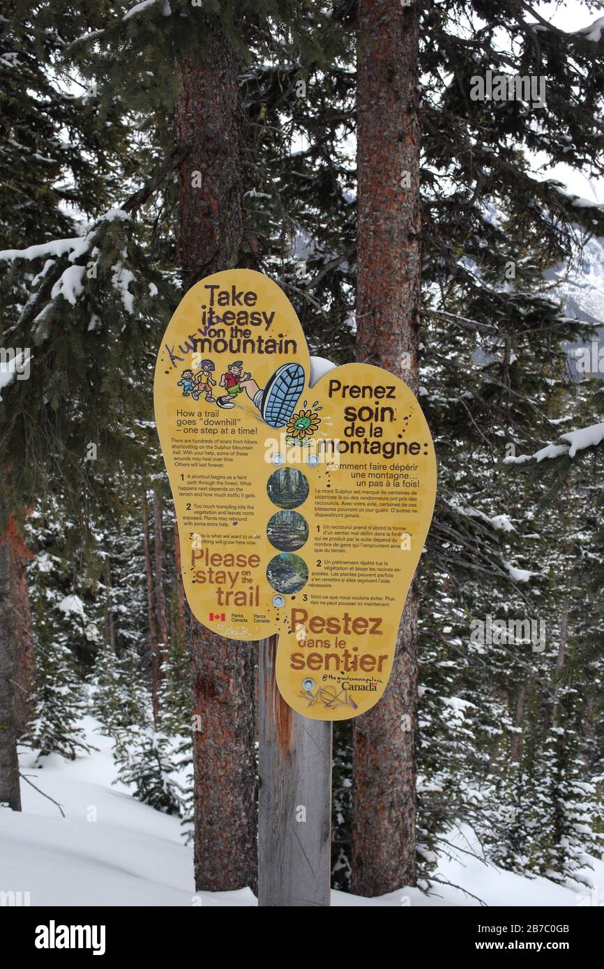 Pathway signs hi-res stock photography and images - Alamy