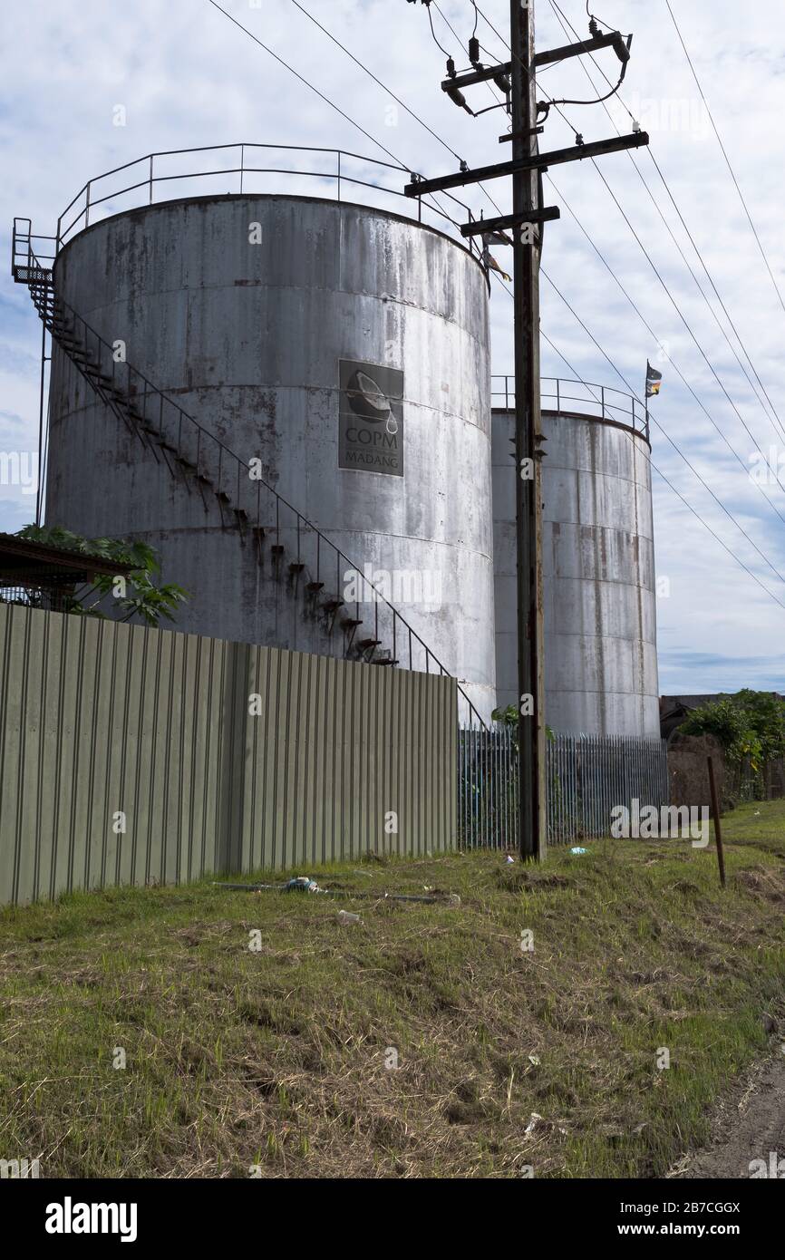 dh  MADANG PAPUA NEW GUINEA PNG industry Coconut oil tank storage tanks economy Stock Photo