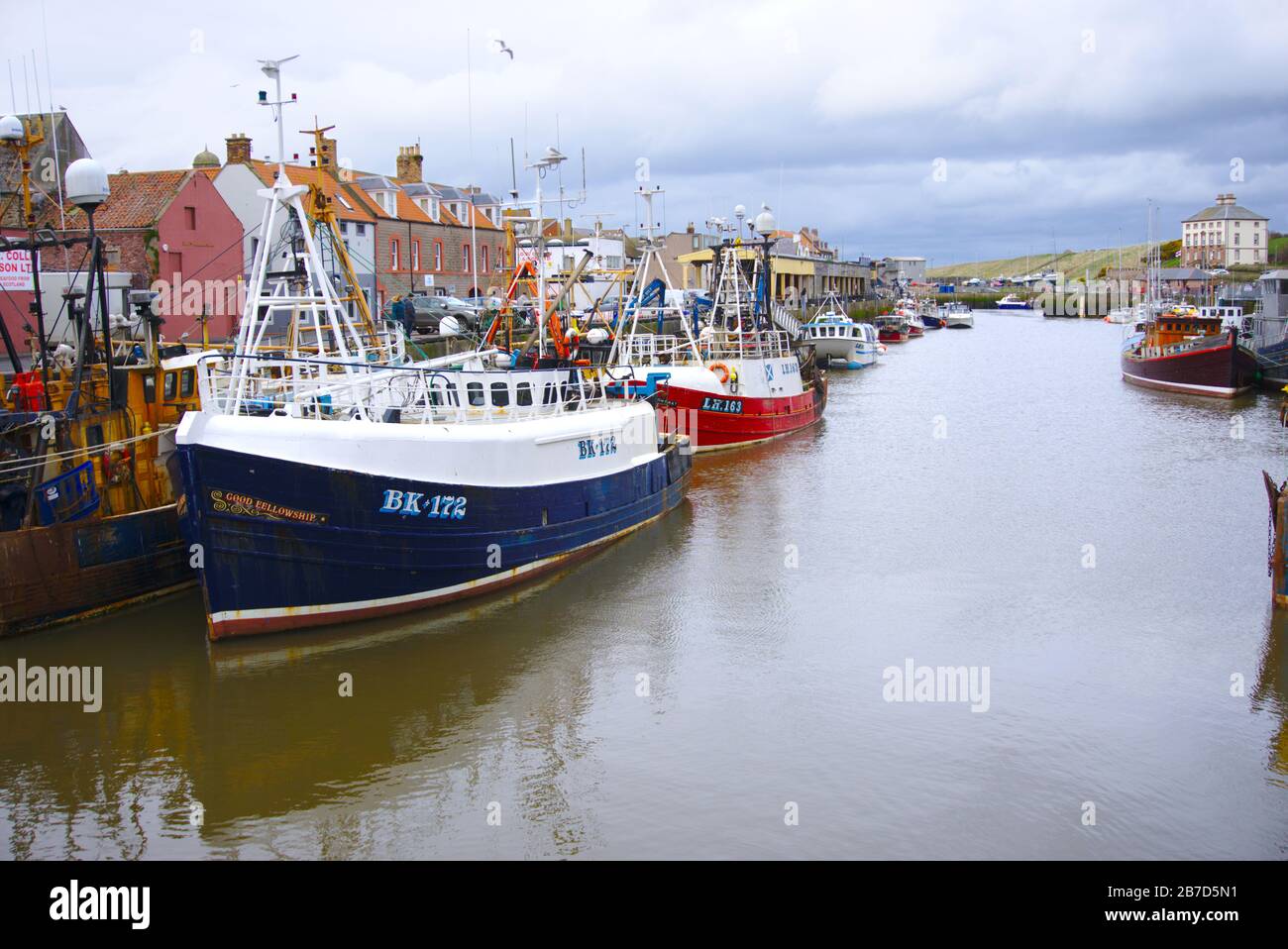 Eyemouth harbour hi-res stock photography and images - Alamy
