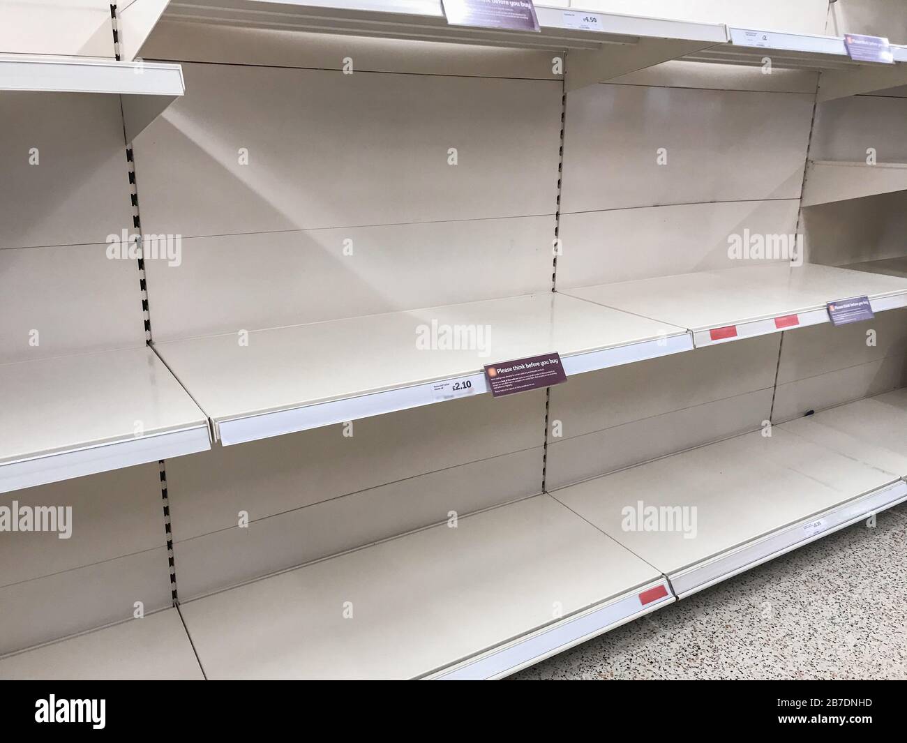 Stacking shelves supermarket hires stock photography and images Alamy