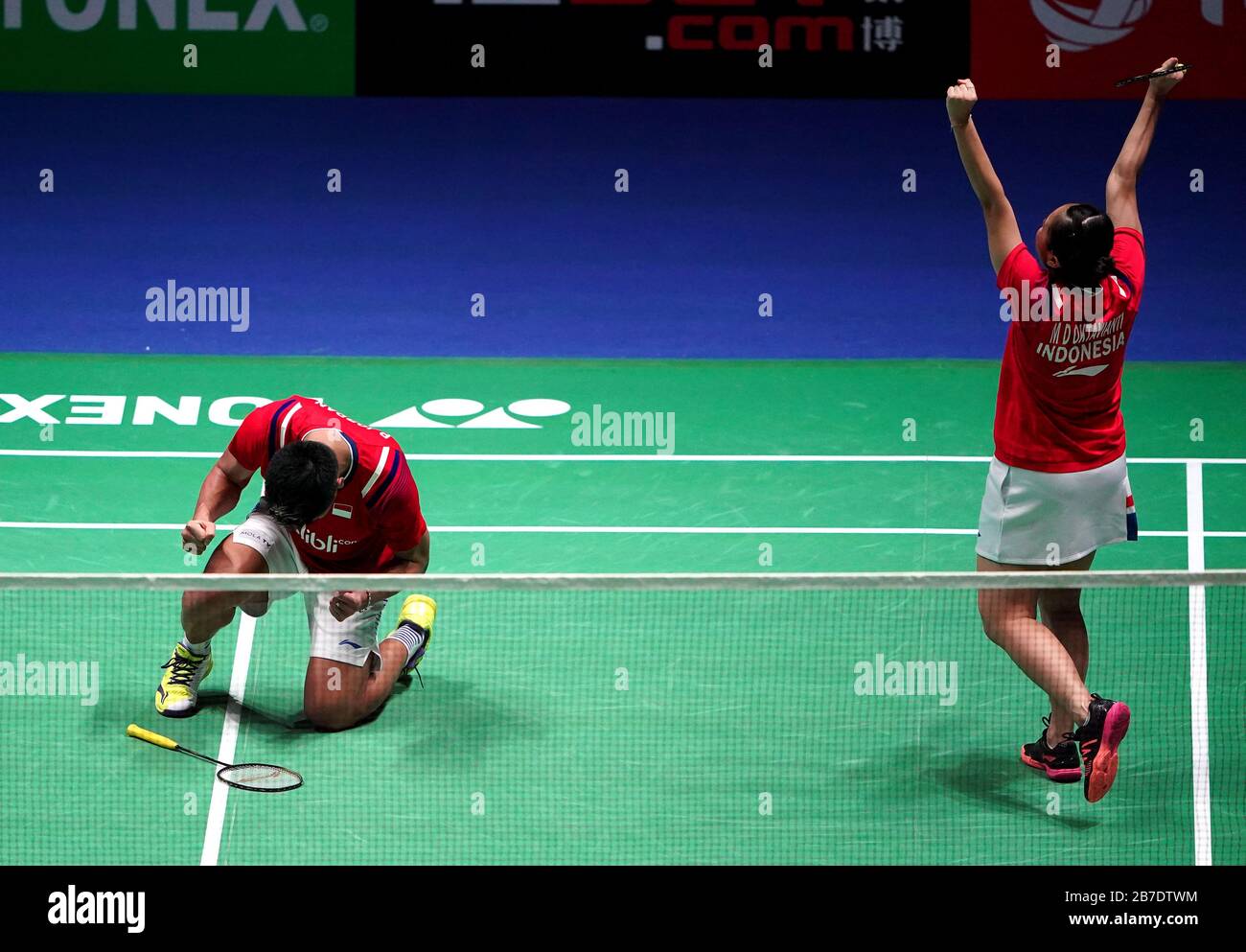 Indonesia's Praveen Putavaranukroh (left) Melati Daeva Oktavianti