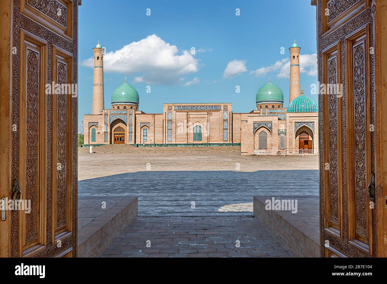 Hast Imam Mosque through wooden doors, Tashkent, Uzbekistan Stock Photo
