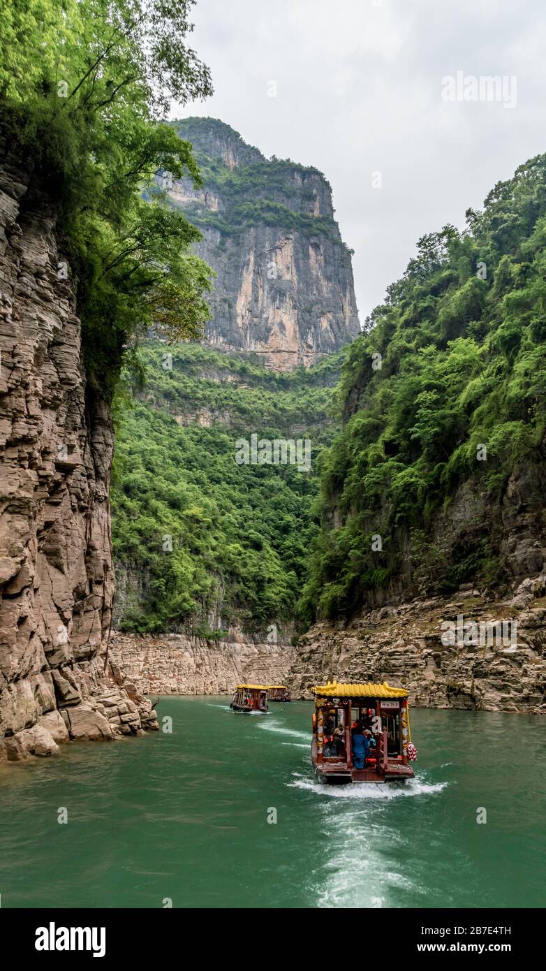Goddess Stream by Sampan, 3 Gorges, Yangtze River Stock Photo