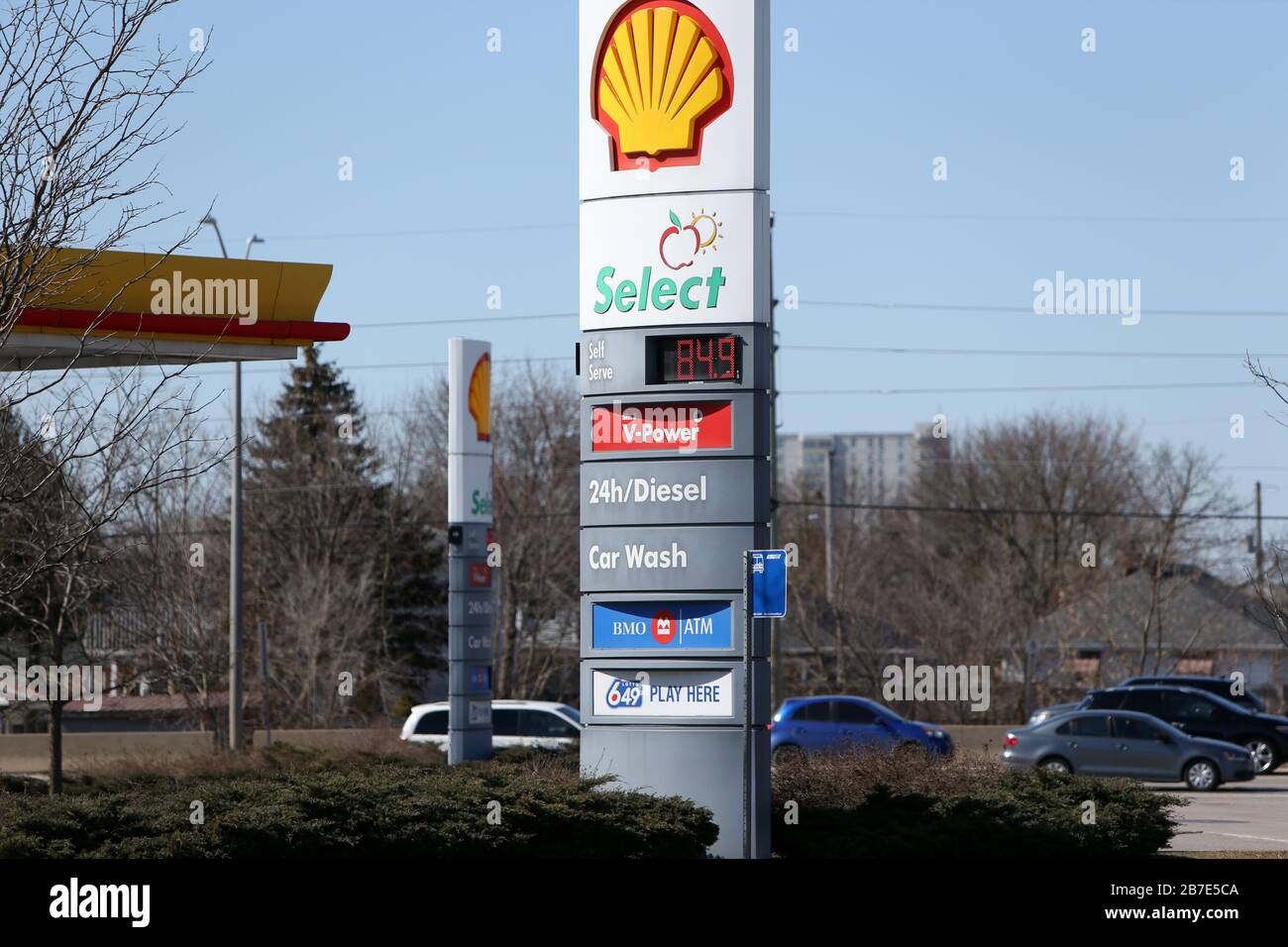 March 15th 2020, London, Ontario, Canada. Gas prices fall in Canada due to the global outbreak of the coronavirus as well as a price war between Saudi Arabia and Russia. The last time the we saw prices like this was 2009. Shell Gas Station on the corner of Highbury and Hamilton Rd in London Ontario at 84.9 Cents per Litre.  Luke Durda/Alamy Stock Photo