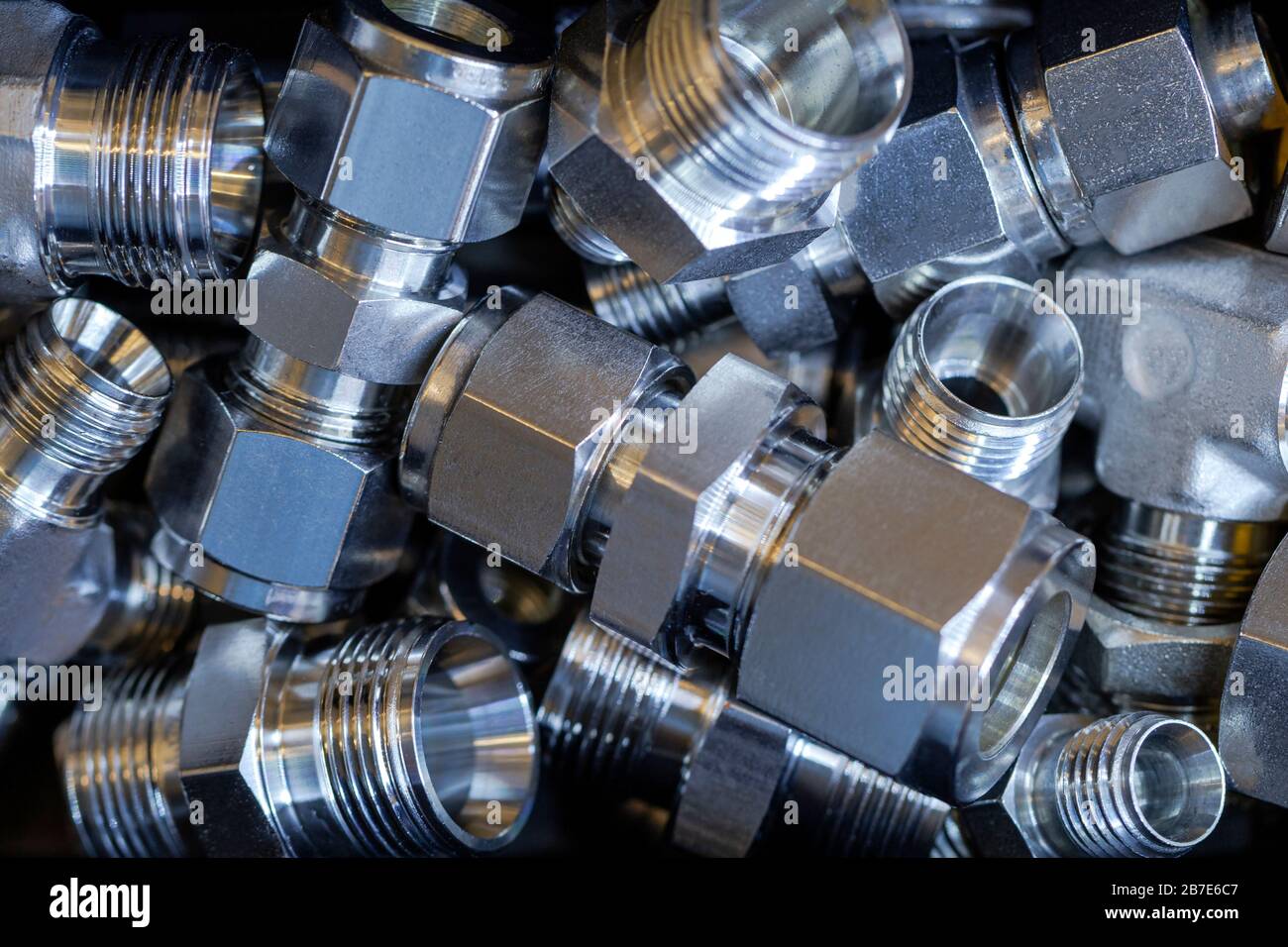 Quick connect fittings coupling for assembling compressed air