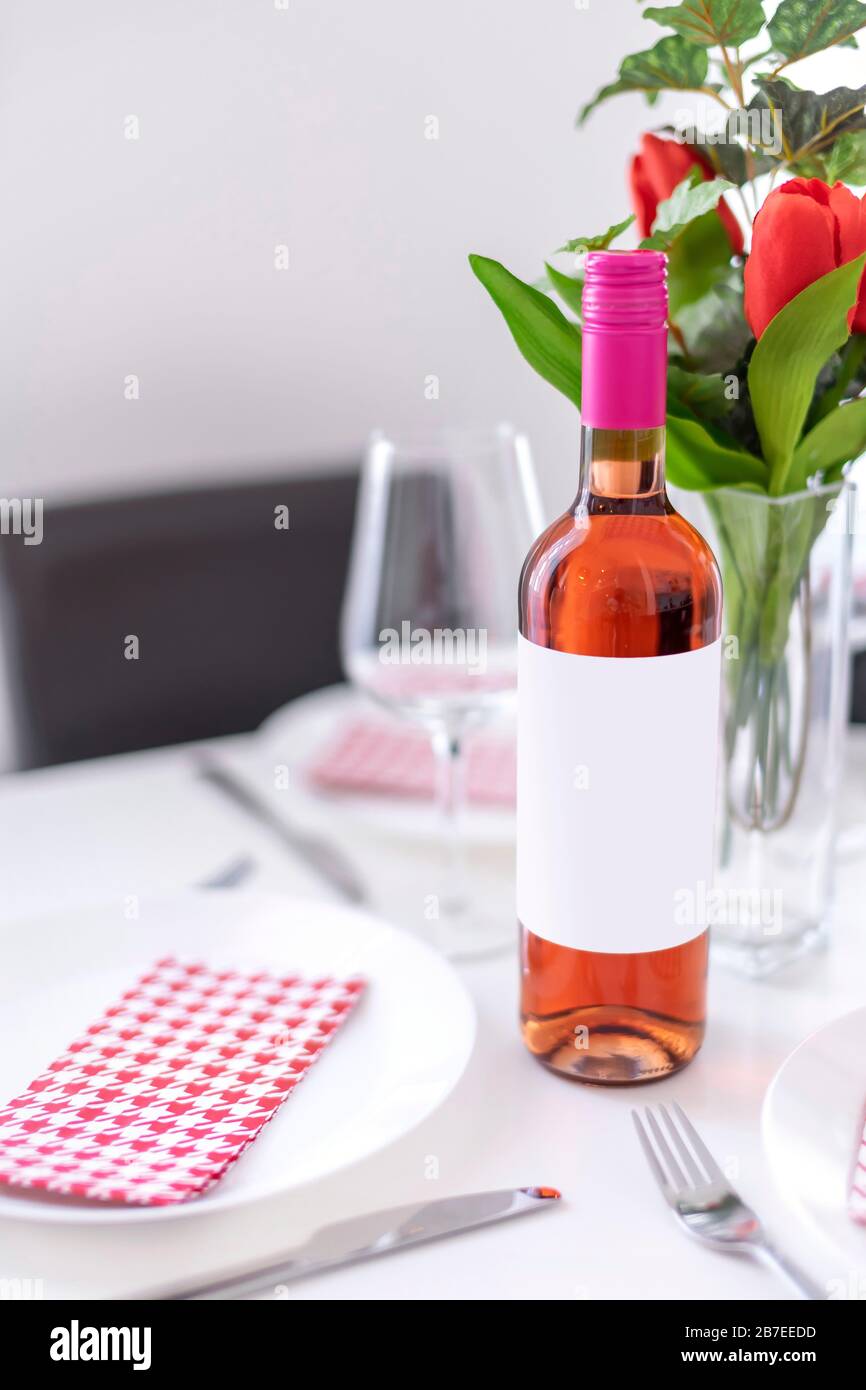 Download Table Alcohol Empty Nobody Home High Resolution Stock Photography And Images Alamy
