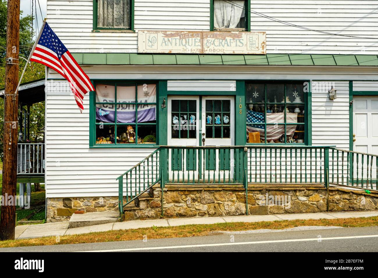 Hedgesville Antiques and Crafts, 108 West Main Street, Hedgesville, West Virginia Stock Photo