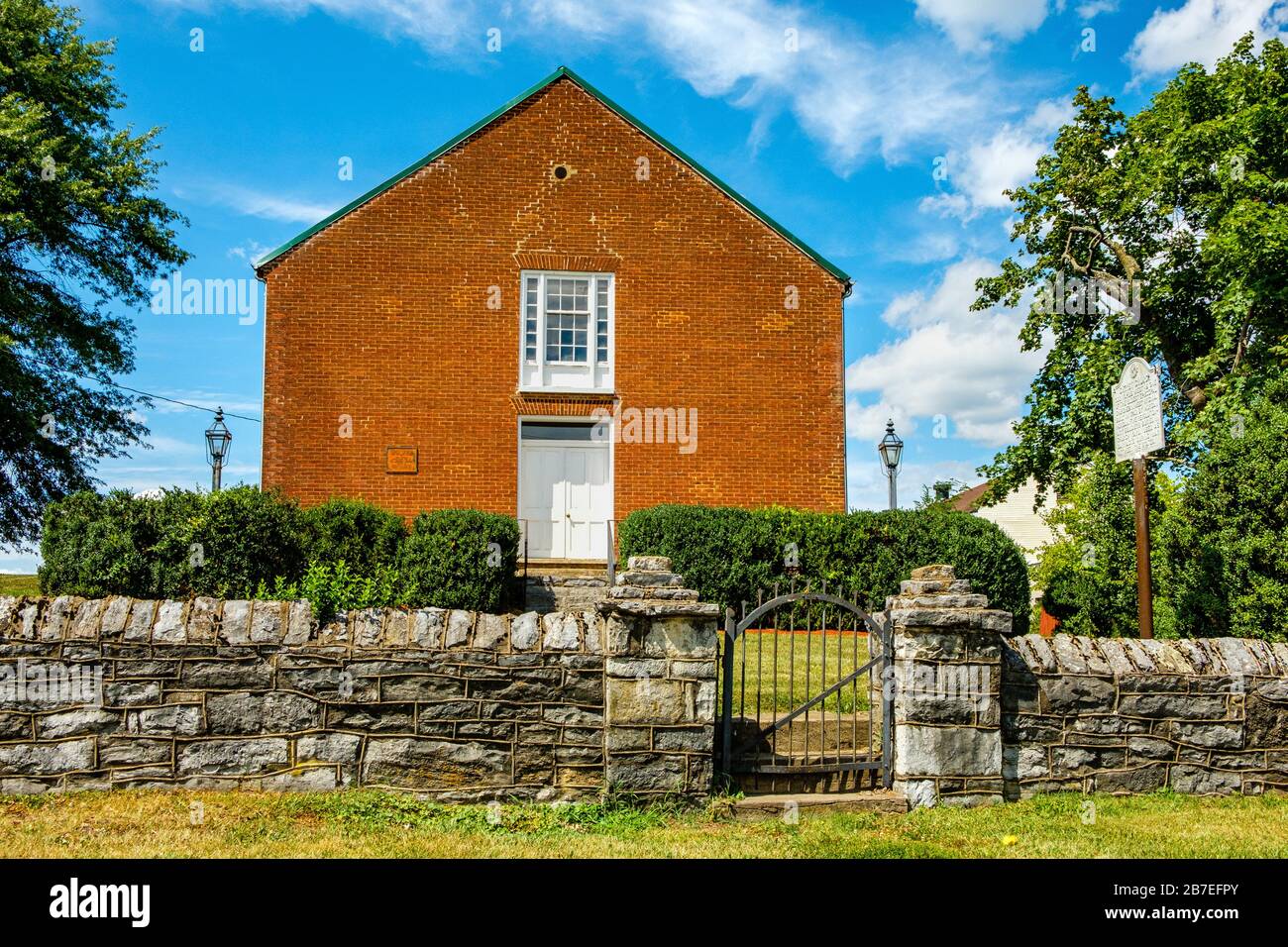 Antebellum cemetery hires stock photography and images Alamy