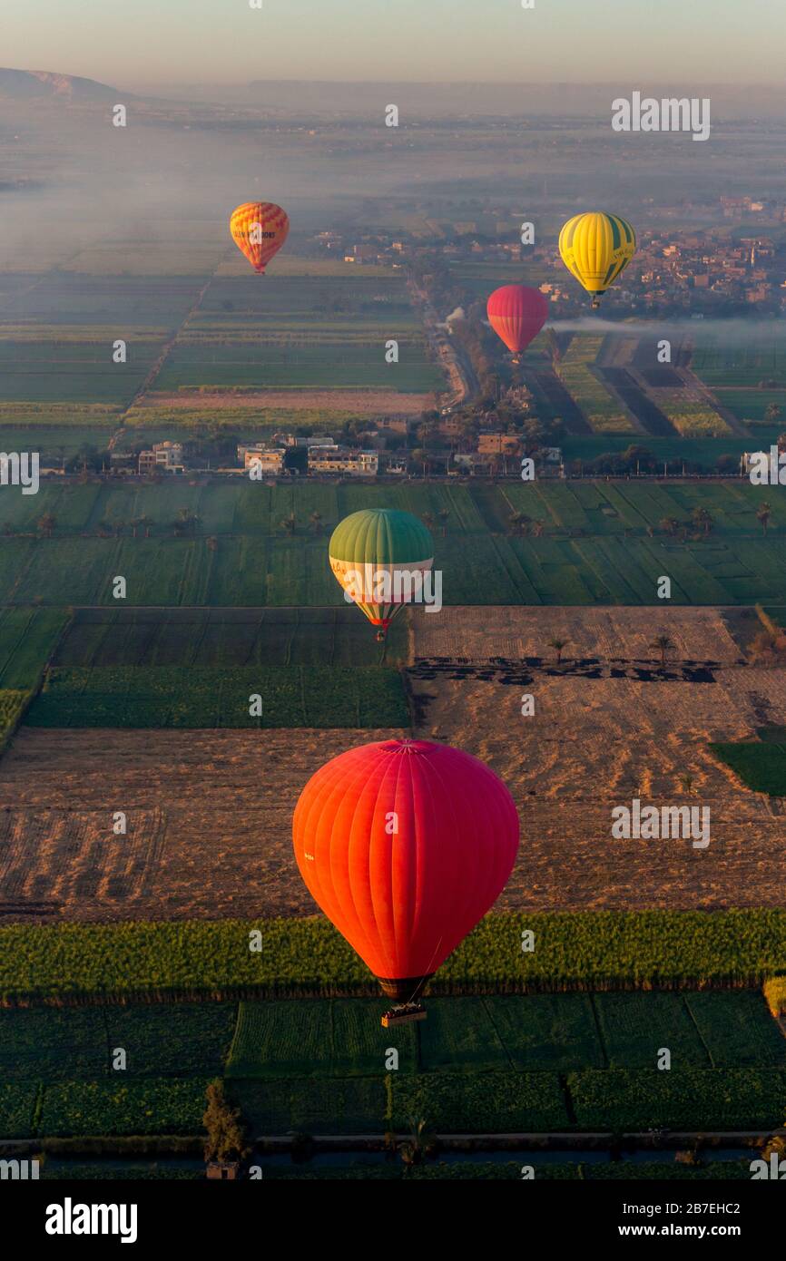 Hot baloon excursion in luxor, Globo aerostatico Stock Photo
