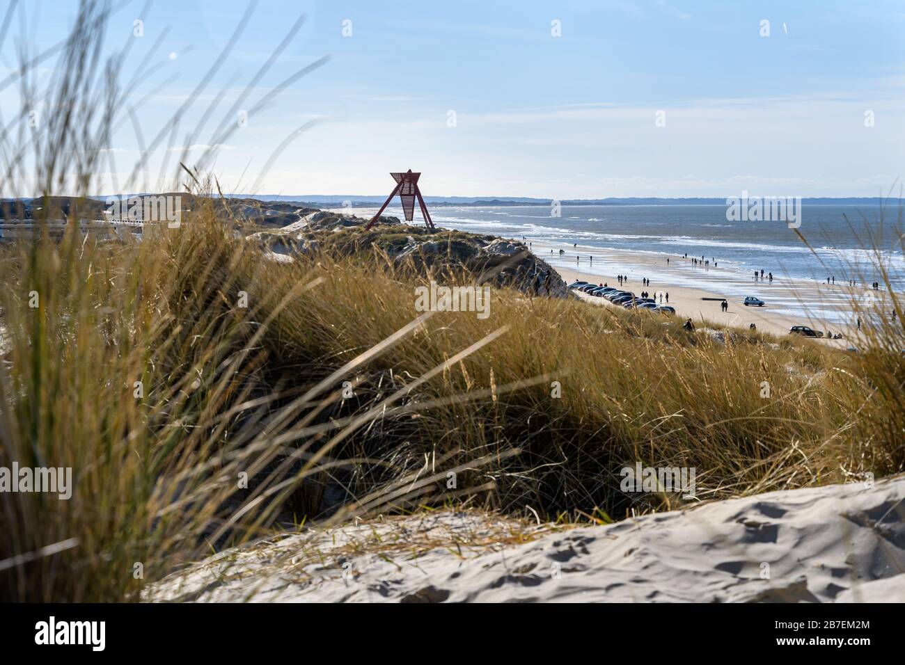 Blick von den Dünen auf die Seemarke von Blokhus, Dänemark Stock Photo