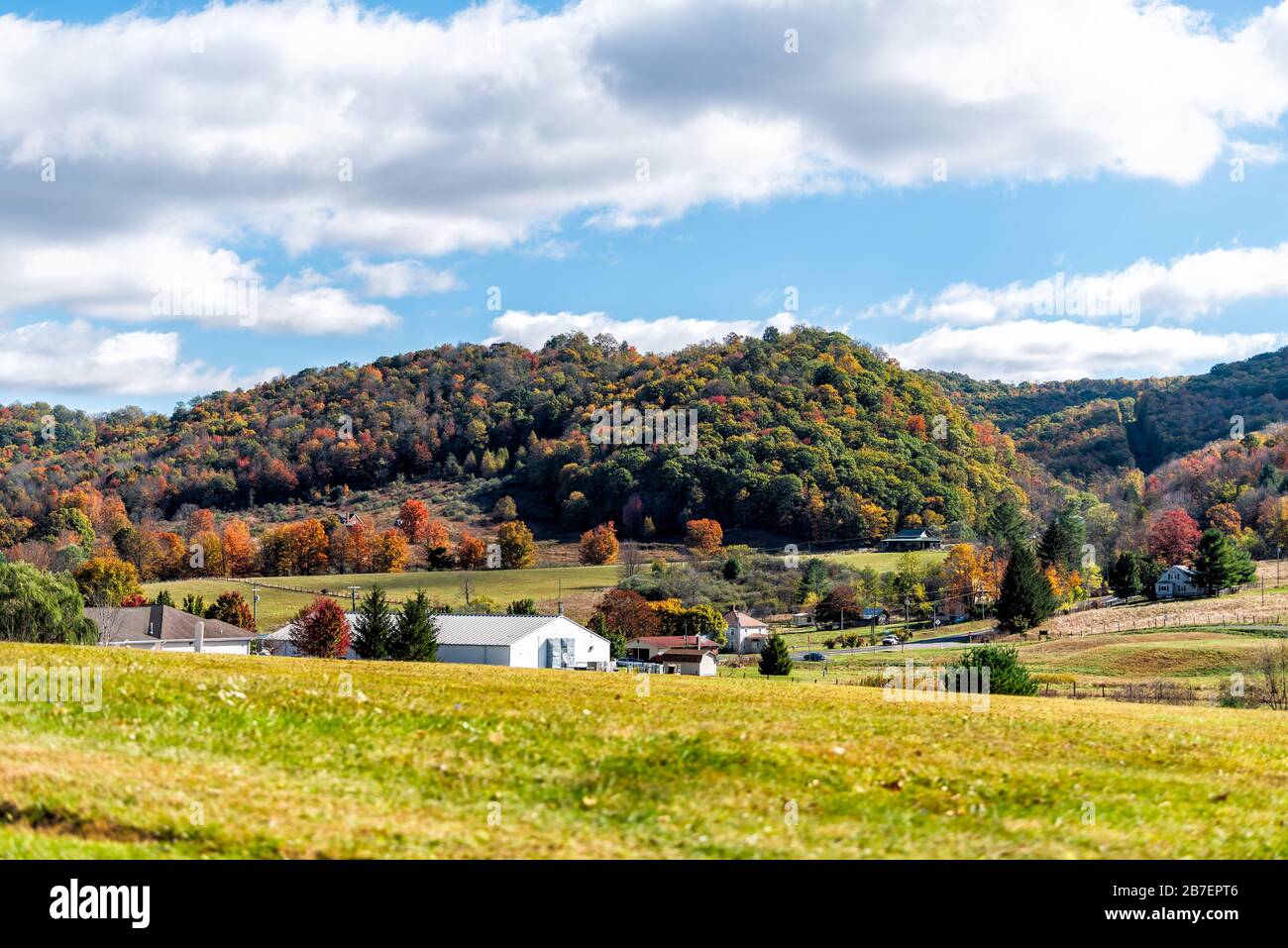Appalachian mountains old farm houses hires stock photography and