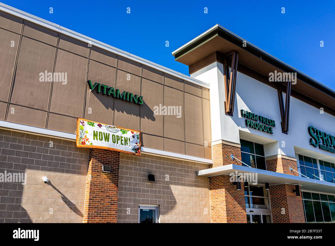 Herndon, USA November 4, 2019 Exterior facade of Sprouts Farmers