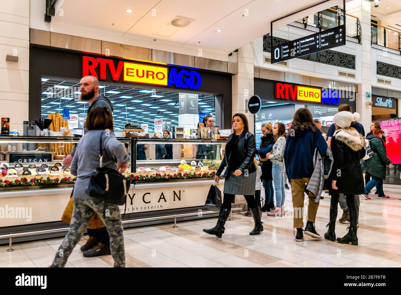 Kiosk shopping mall hi-res stock photography and images - Page 4 - Alamy
