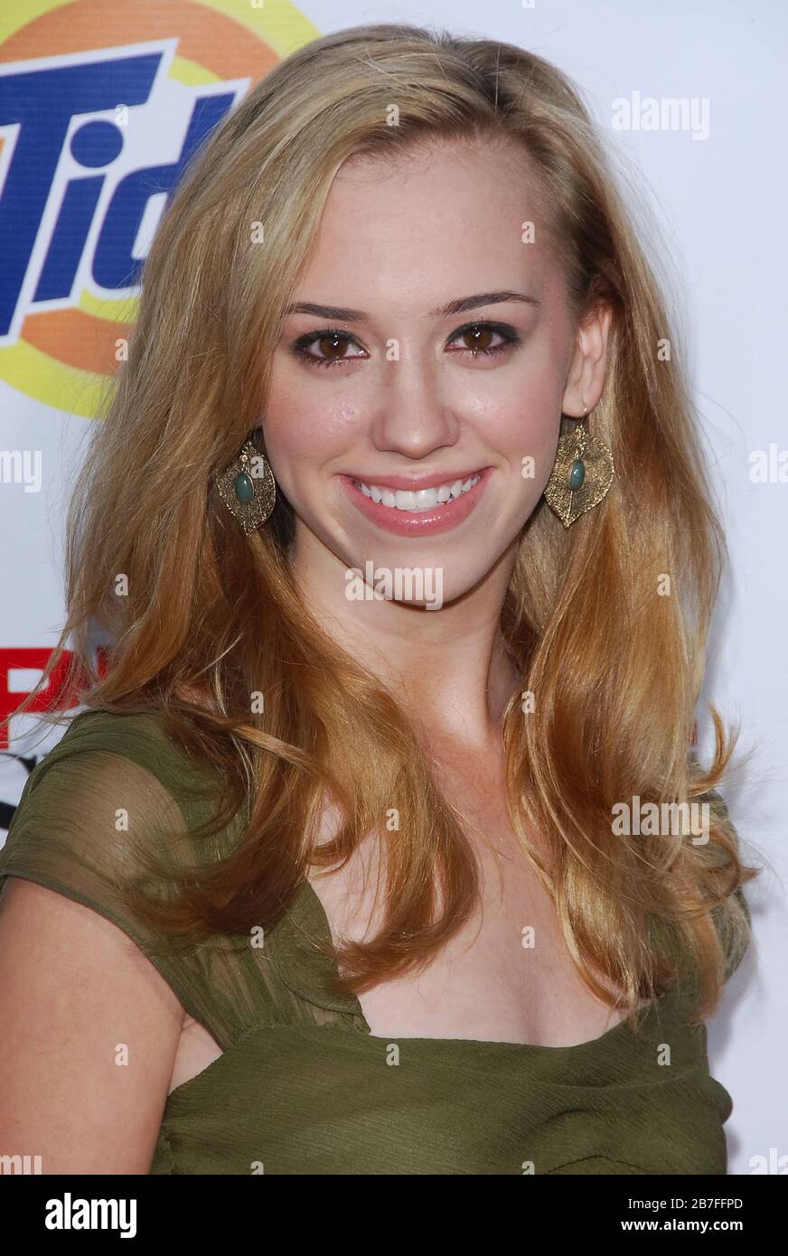 Andrea Bowen at the Desperate Housewives: Extra Juicy Edition Season 2 DVD Launch Event at Wisteria Lane on the Universal Studios Hollywood Back Lot in Universal City, CA. The event took place on Saturday, August 5, 2006.  Photo by: SBM / PictureLux Stock Photo