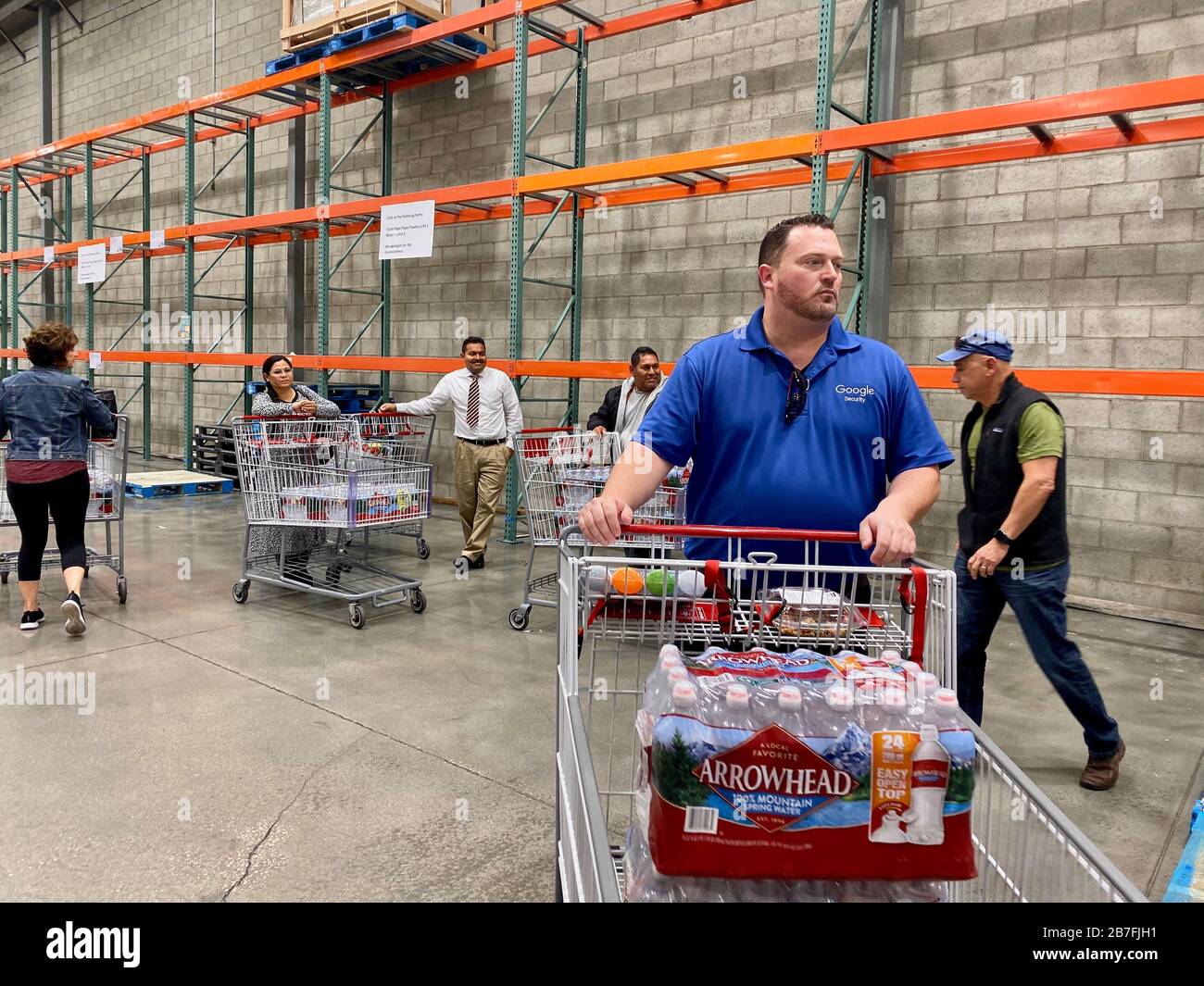 Stand up toilet hires stock photography and images Alamy
