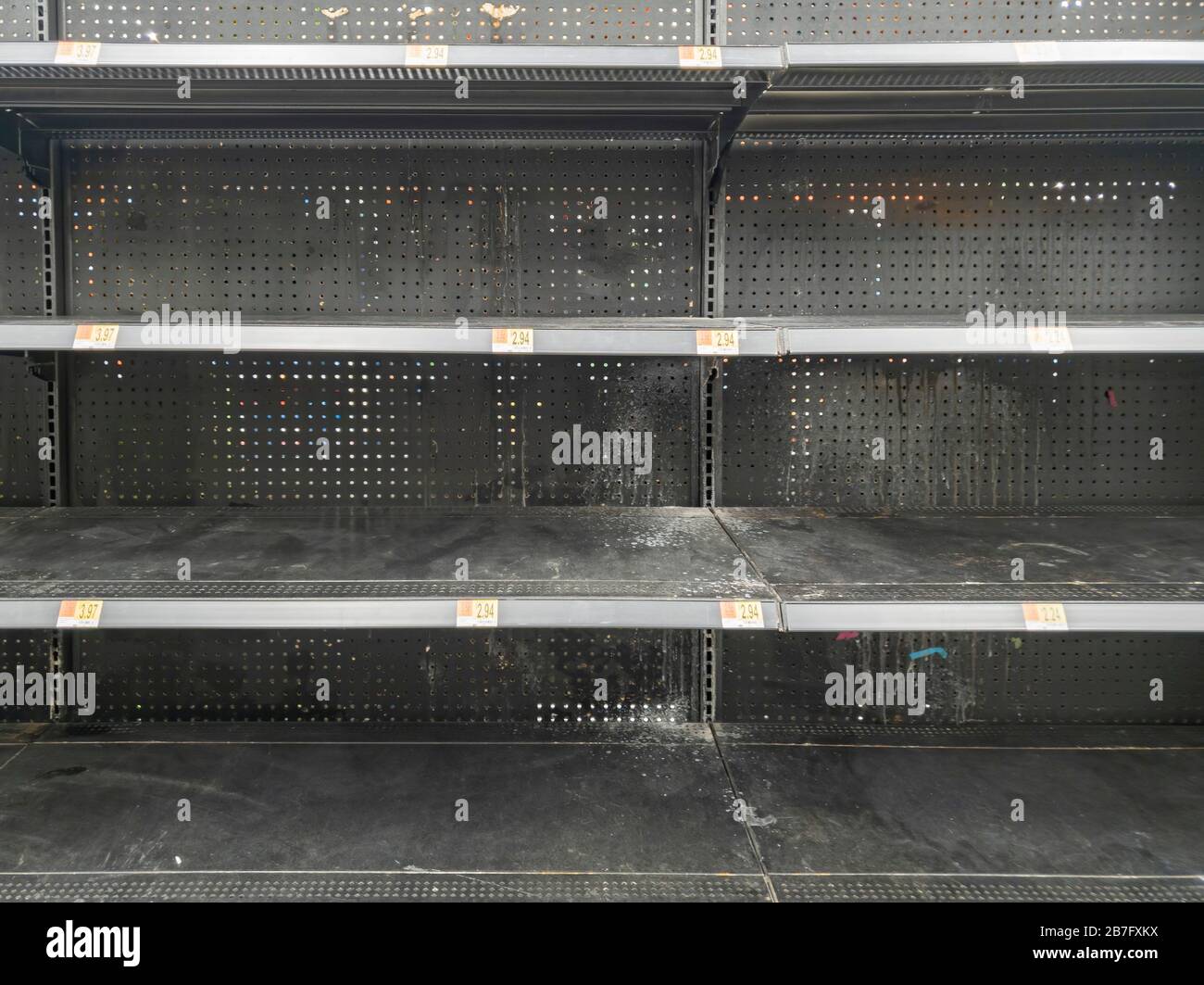 https://c8.alamy.com/comp/2B7FXKX/las-vegas-mar-4-2020-people-panic-buying-making-the-shelf-empty-in-a-grocery-store-2B7FXKX.jpg