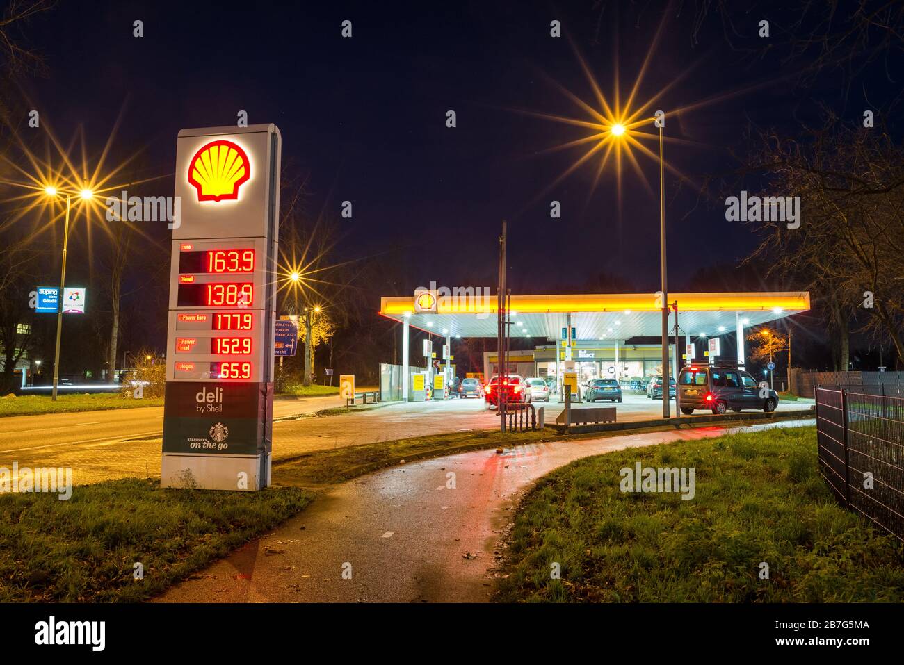 Shell Gas Station And Store At Night Stock Photo Alamy Shell Gas Station And Store At Night Stock Photo Alamy