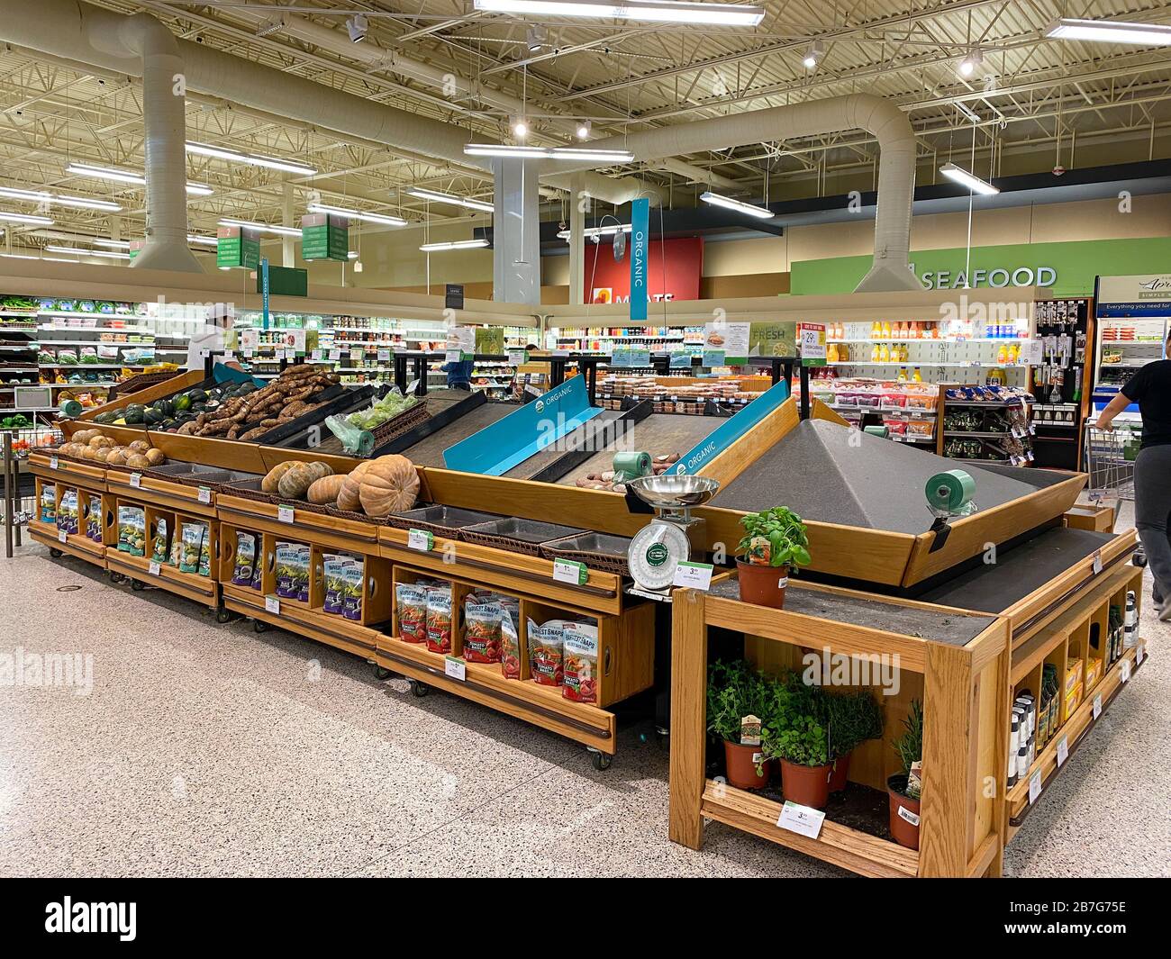 Publix produce department hires stock photography and images Alamy
