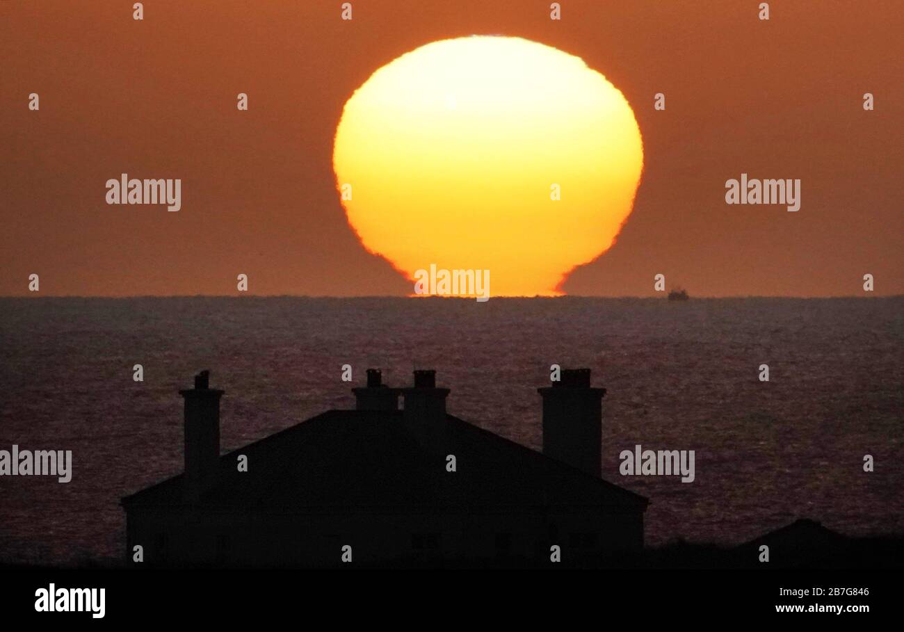 Sunrise at Whitley Bay on the North East coast Stock Photo Alamy