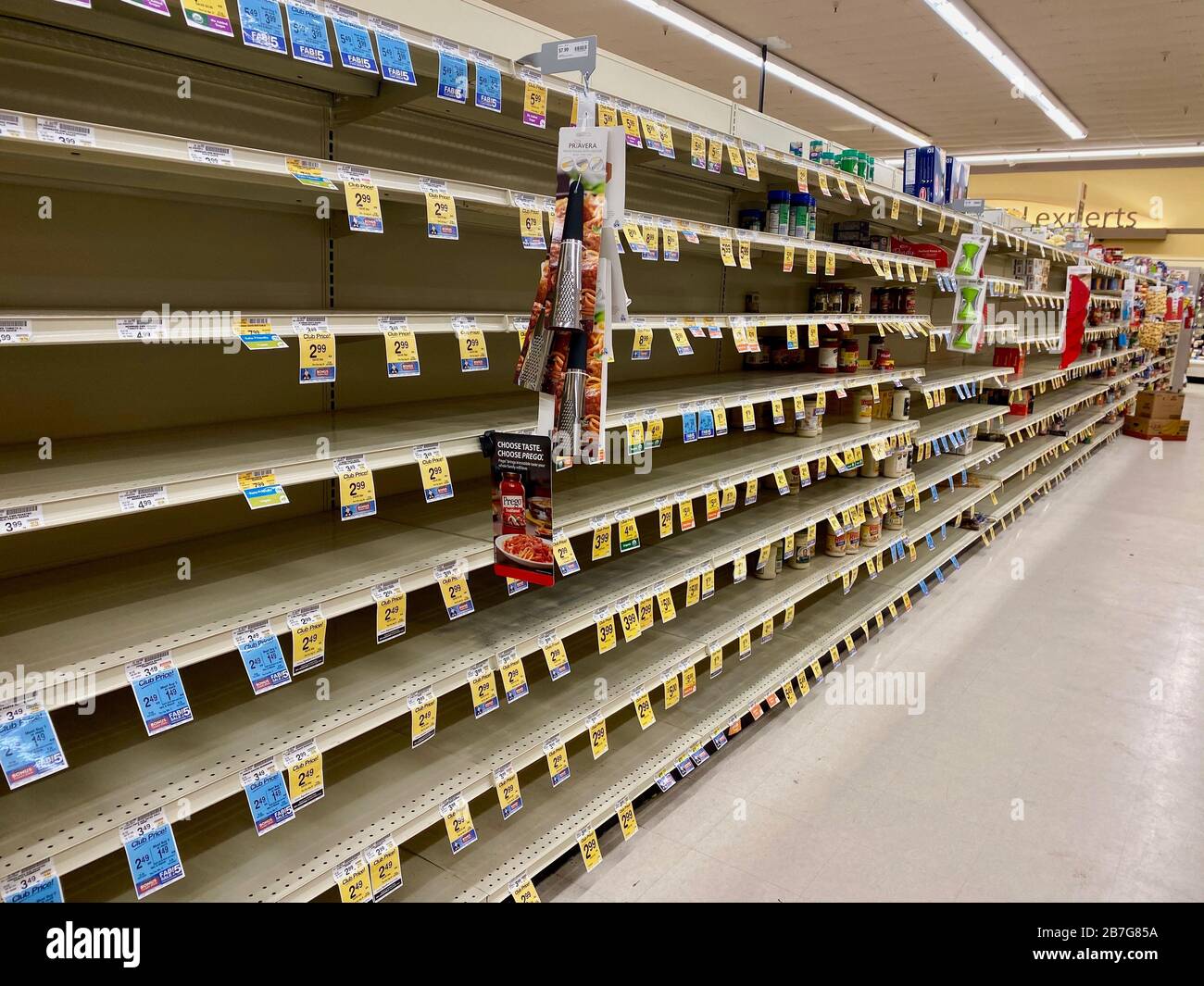 Montecito California Usa 15th Mar Empty Grocery Store Shelves At Vons Is An Unusual Sight In Wealthy Montecito California Water Bread Milk Potatoes Meat Bananas Soup And Other Canned Goods Are Montecito California Usa 15th Mar Empty Grocery Store Shelves At Vons Is An Unusual Sight In Wealthy Montecito California Water Bread Milk Potatoes Meat Bananas Soup And Other Canned Goods Are