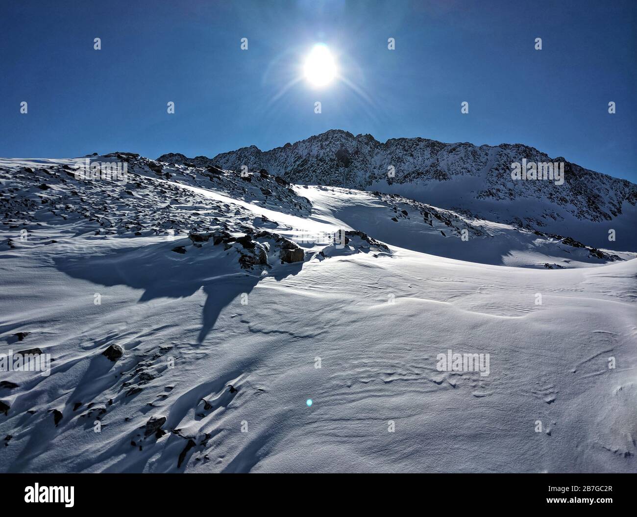 Neustift Stubaital, Tirol, Austria. 16th Mar, 2020. A view of the slopes at  the Stubai Glacier in Tirol, Austria just prior to the outbreak of  Coronavirus (Covid-19). The ski resorts of South