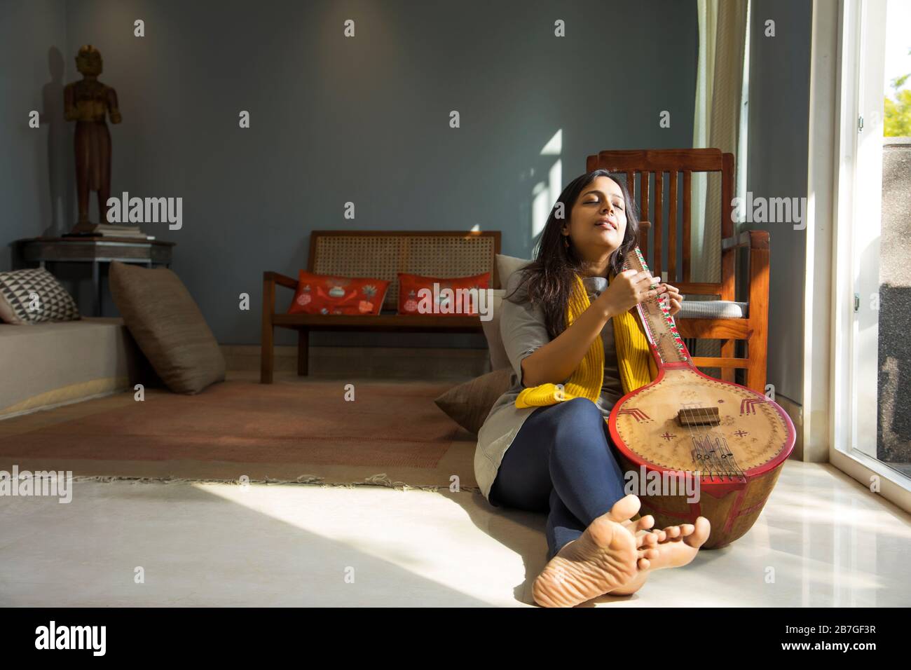 Tambura hires stock photography and images Alamy