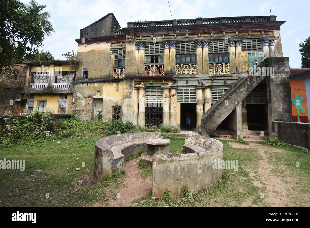 Residential building of the Roy family, a past Hindu Zamindar of Rautara, Jhikira, Howrah. India. Stock Photo