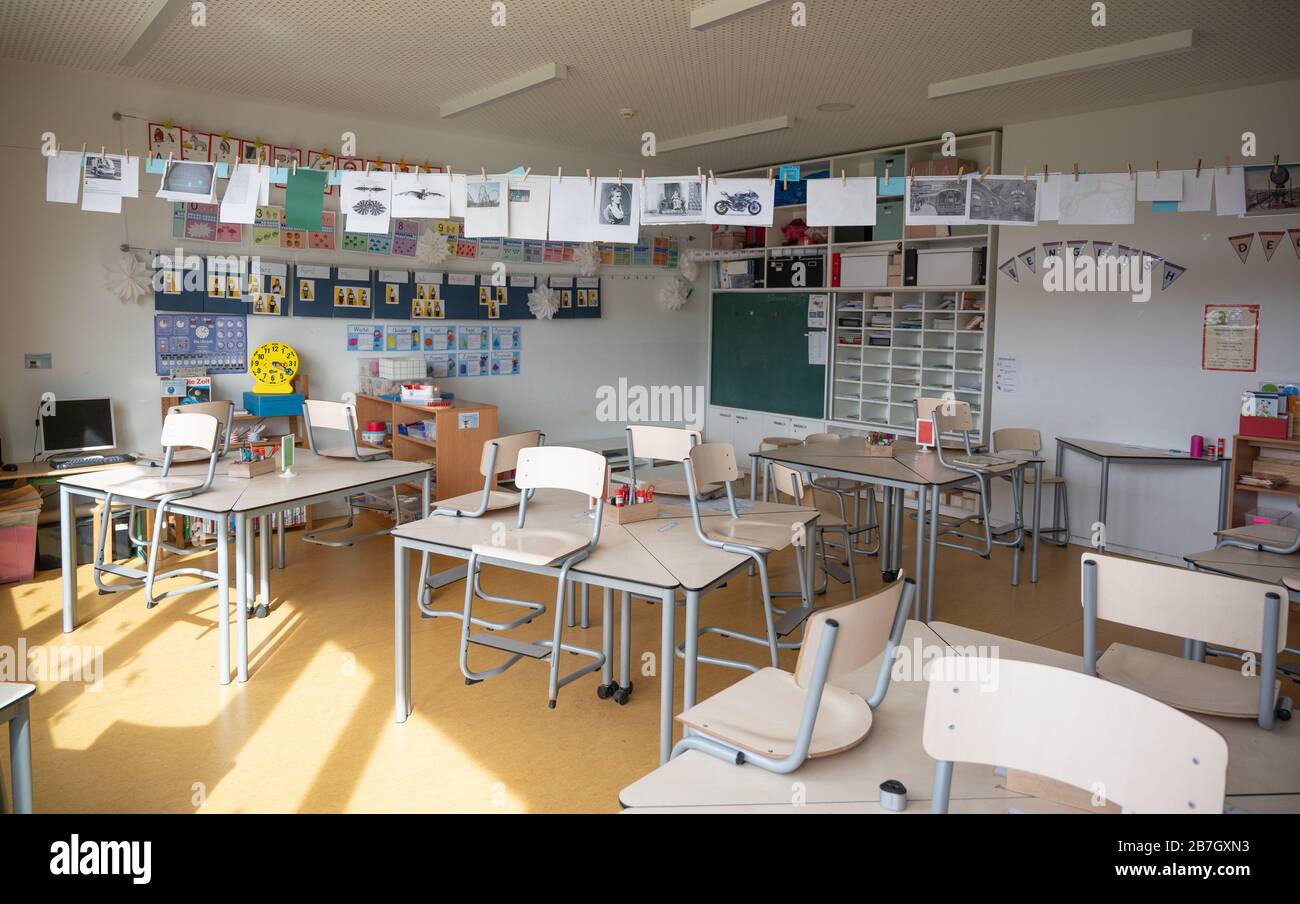 Hamburg, Germany. 16th Mar, 2020. Menschenleer is a classroom in the primary school Hoheluft. Because of the corona virus, all schools and day-care centres in the Hanseatic city remain closed. Credit: Daniel Reinhardt/dpa/Alamy Live News Stock Photo