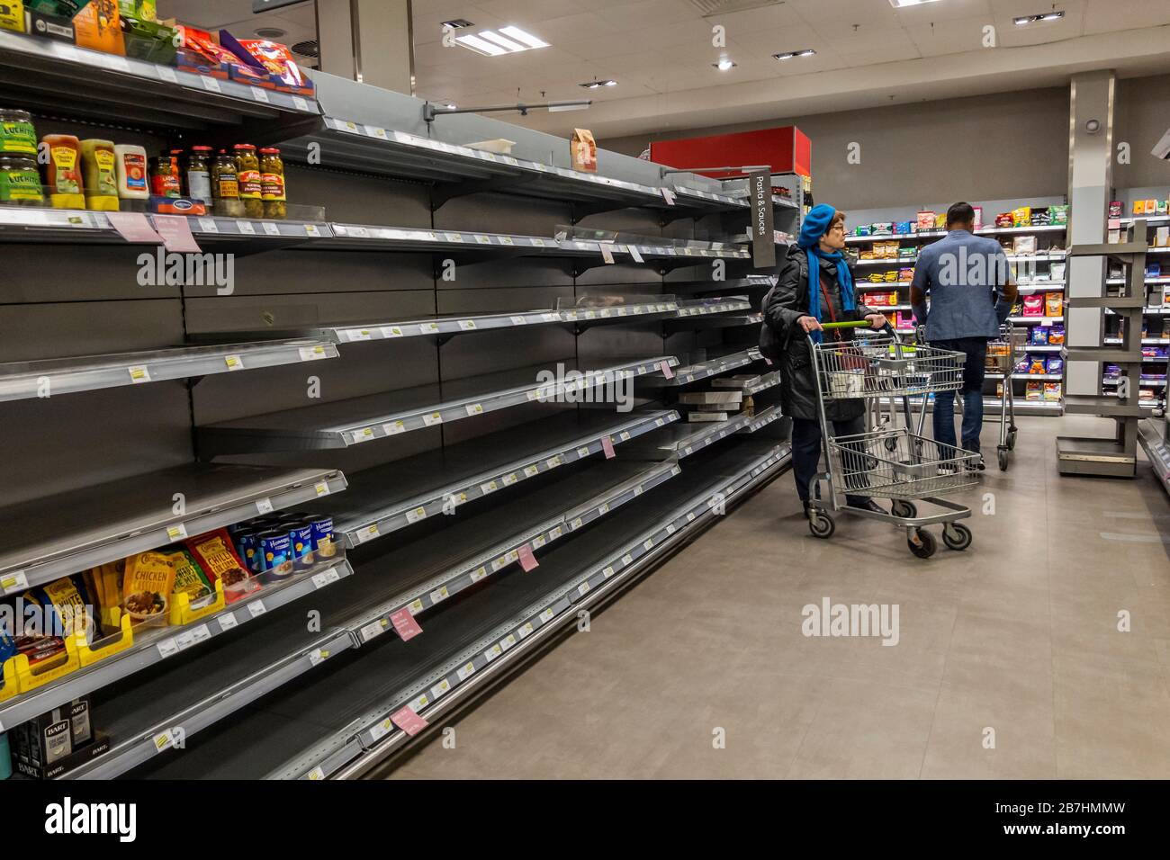 Super mercado hi-res stock photography and images - Alamy