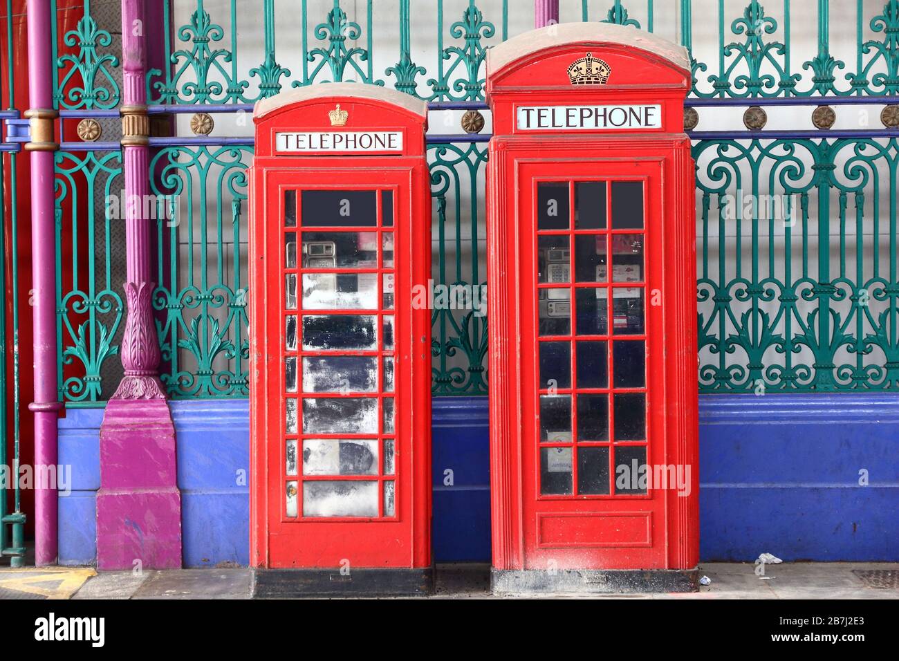 Old phone booths england hi-res stock photography and images - Alamy