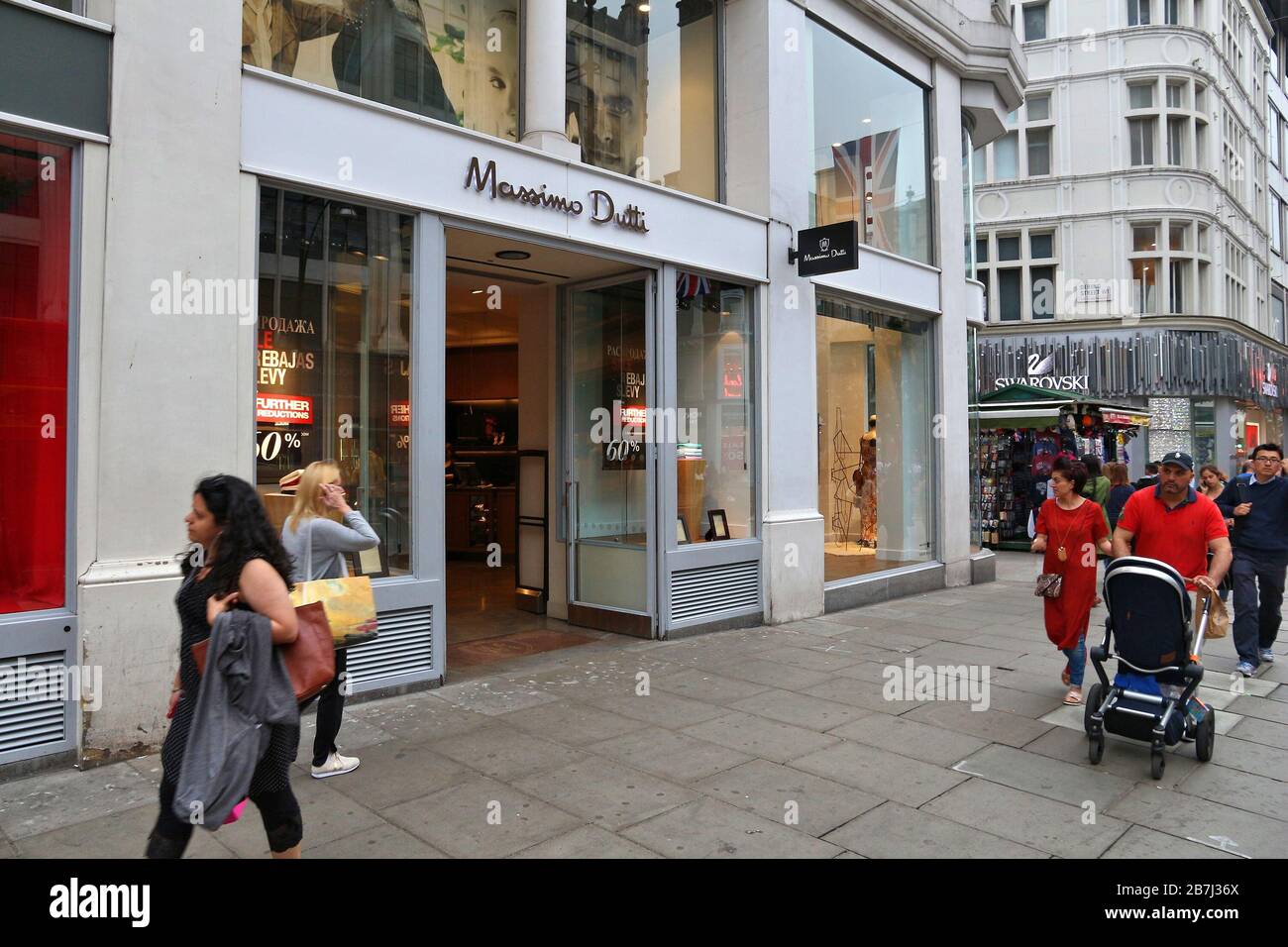LONDON, UK - JULY 6, 2016: People shop at Massimo Dutti, Oxford Street in  London. Oxford Street has approximately half a million daily visitors and  32 Stock Photo - Alamy