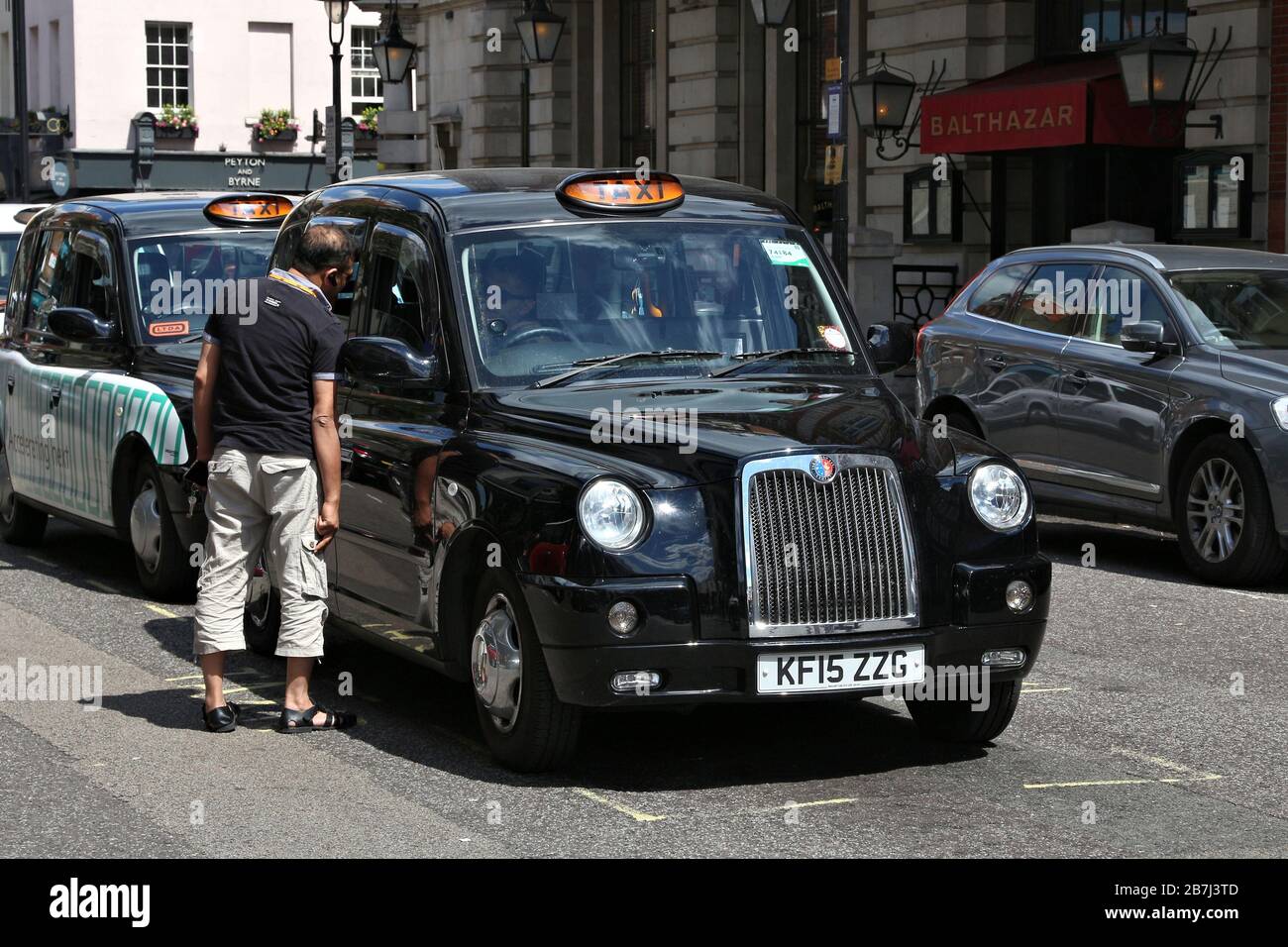 Hackney cabs hires stock photography and images Alamy