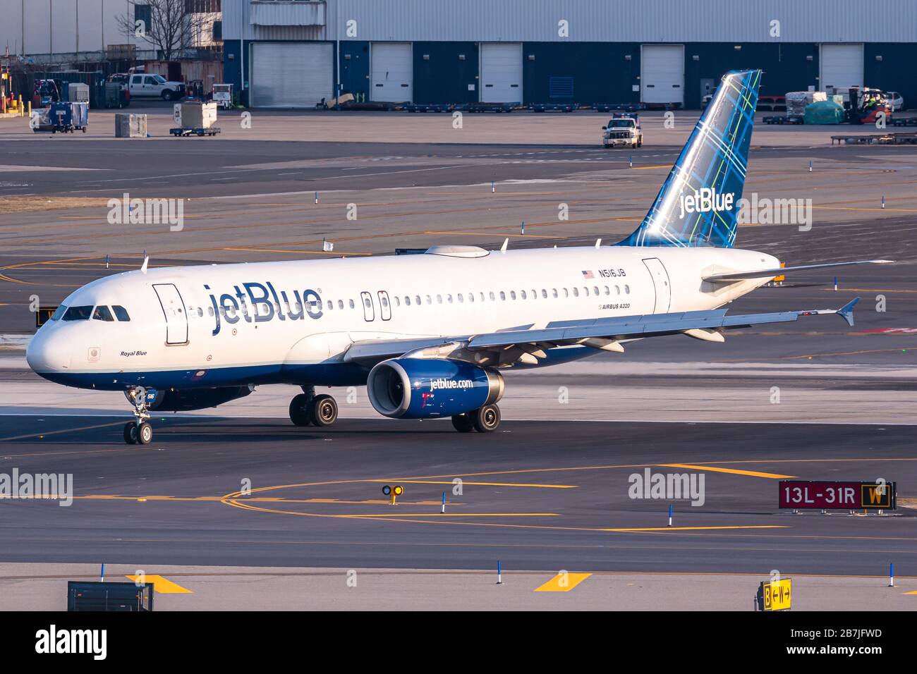 JetBlue Airways Airbus A320-232 N746JB at Orlando-International, October  2017. Showing off the updated New York Jets livery. (Photo: Ral…