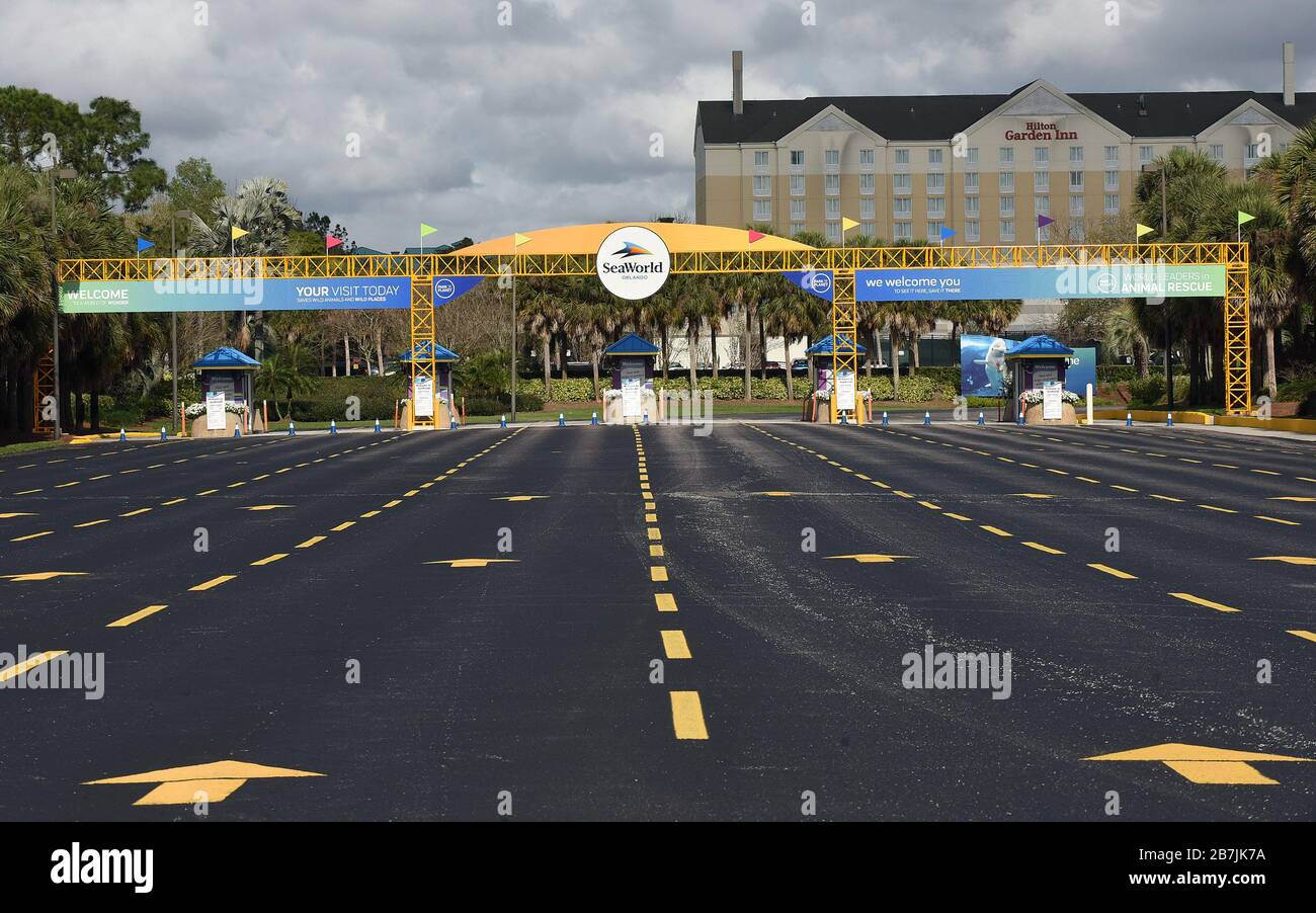 Orlando, Florida, USA. 16th Mar 2020. March 16, 2020 - The entrance to SeaWorld Orlando in Orlando, Florida is seen on March 16, 2020, the first day of the attraction's closure as theme parks in the Orlando area suspend operations for two weeks in an effort to curb the spread of the coronavirus (COVID-19). As of March 16, 2020 there were 155 Florida-related coronavirus cases. (Paul Hennessy/Alamy) Credit: Paul Hennessy/Alamy Live News Stock Photo