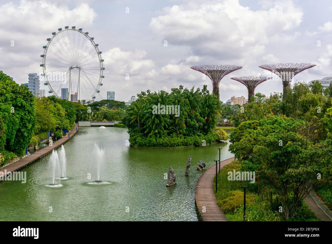 Beautiful light gardens by the bay hires stock photography and images