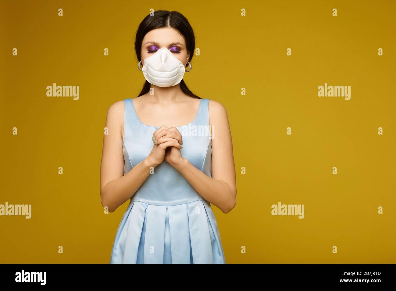 Download Woman Yellow Mask Face Beauty High Resolution Stock Photography And Images Alamy Yellowimages Mockups
