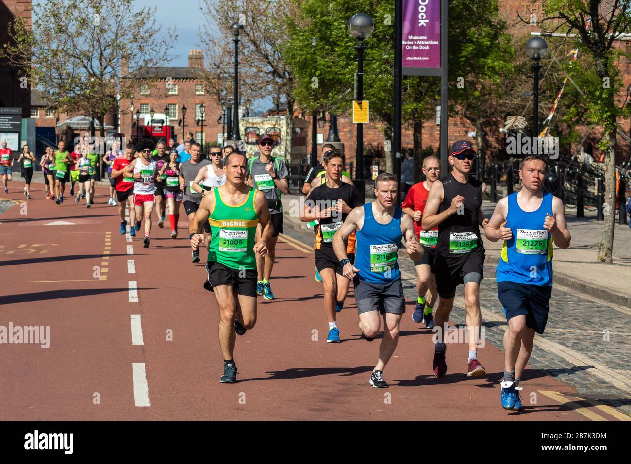 Rock 'n' Roll 5K Runners on Salthouse Quay, Liverpool Stock Photo