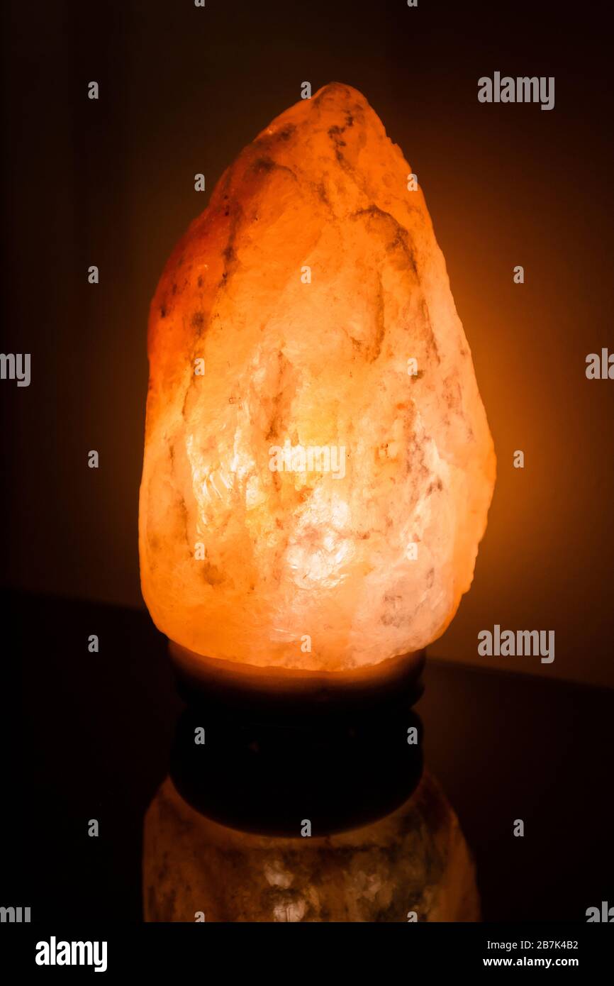 Black himalayan sale salt lamp