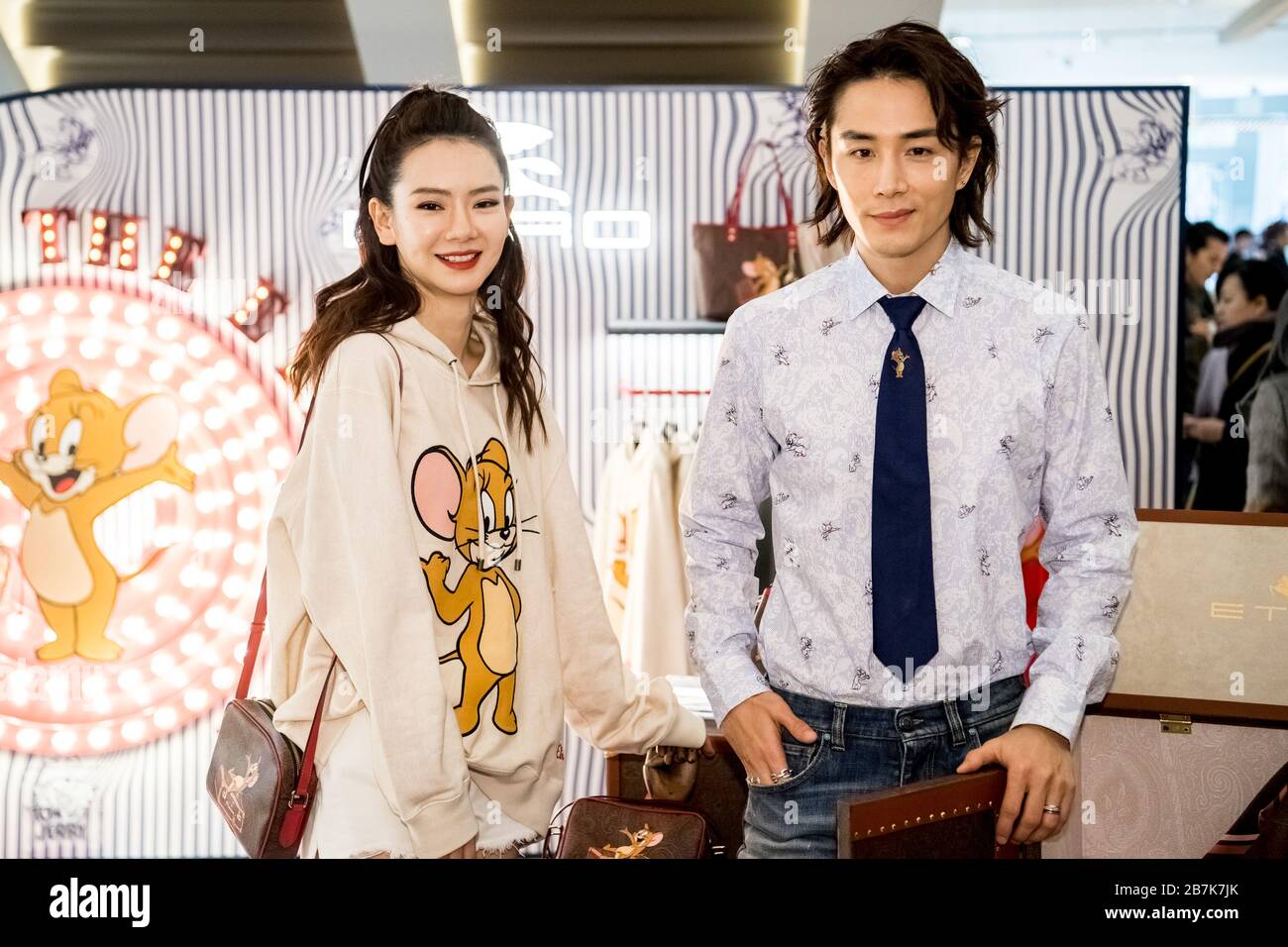 Chinese singer and actress Qi Wei, or Stephy Qi, left, attends a brand  promotional event with her husband, Korean-American actor Lee Seung-hyun in  Sha Stock Photo - Alamy