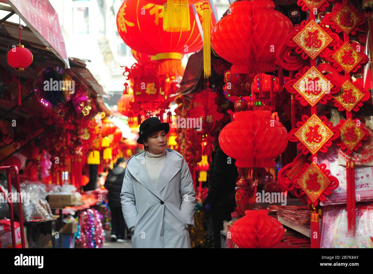 small red chinese lanterns