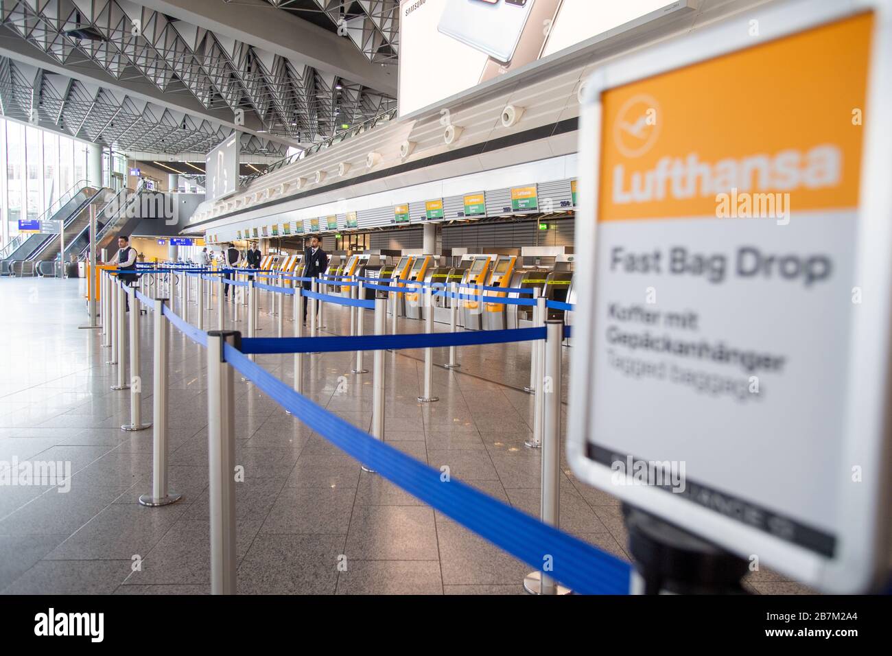 Lufthansa check in counter, feature, general, border motif, Frankfurt