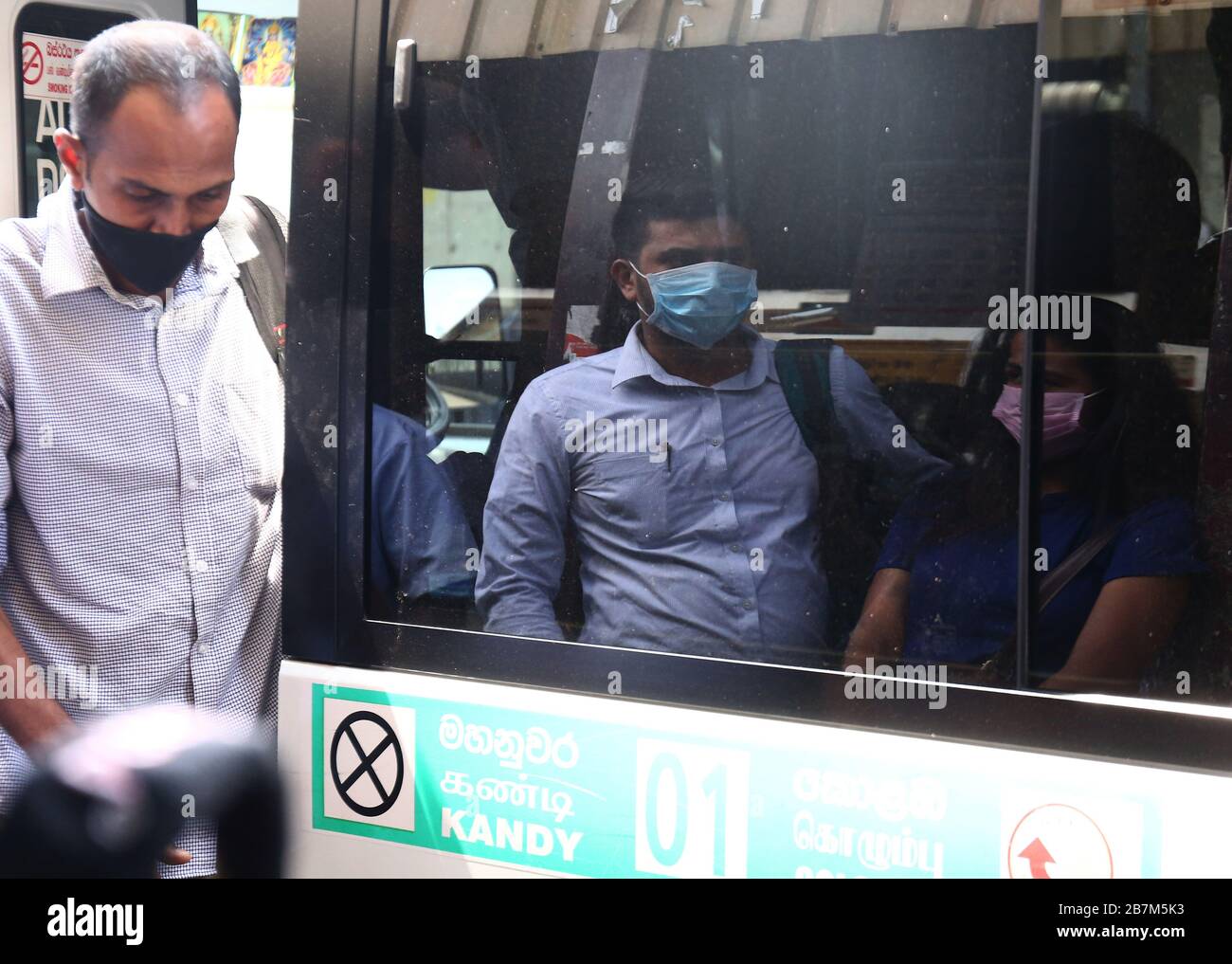 Colombo, Sri Lanka. 17th Mar, 2020. Passengers wearing protective masks ...