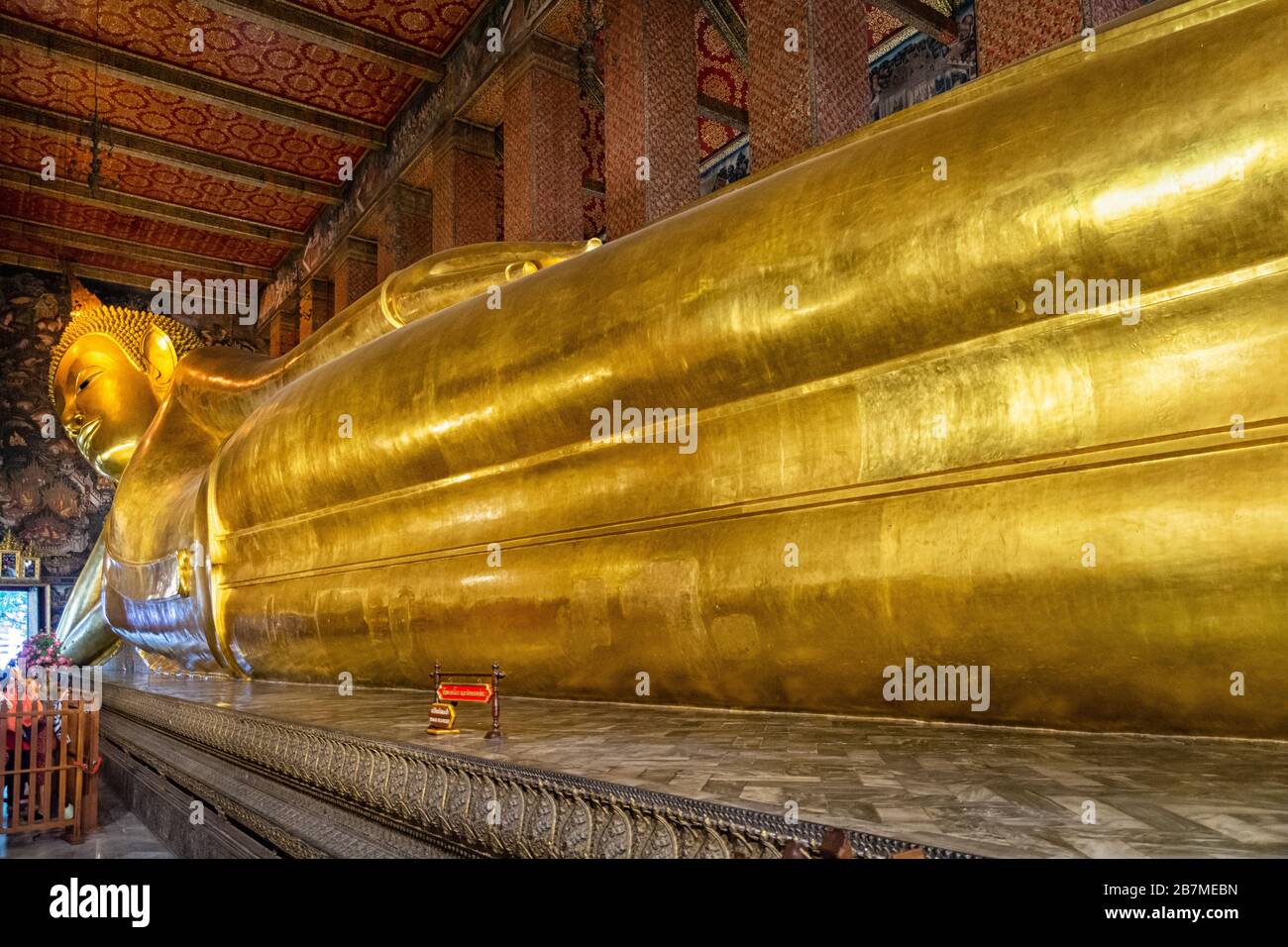 Gold Statue Of Lying Buddha Thailand Hi res Stock Photography And gold-statue-of-lying-buddha-thailand-hi-res-stock-photography-and